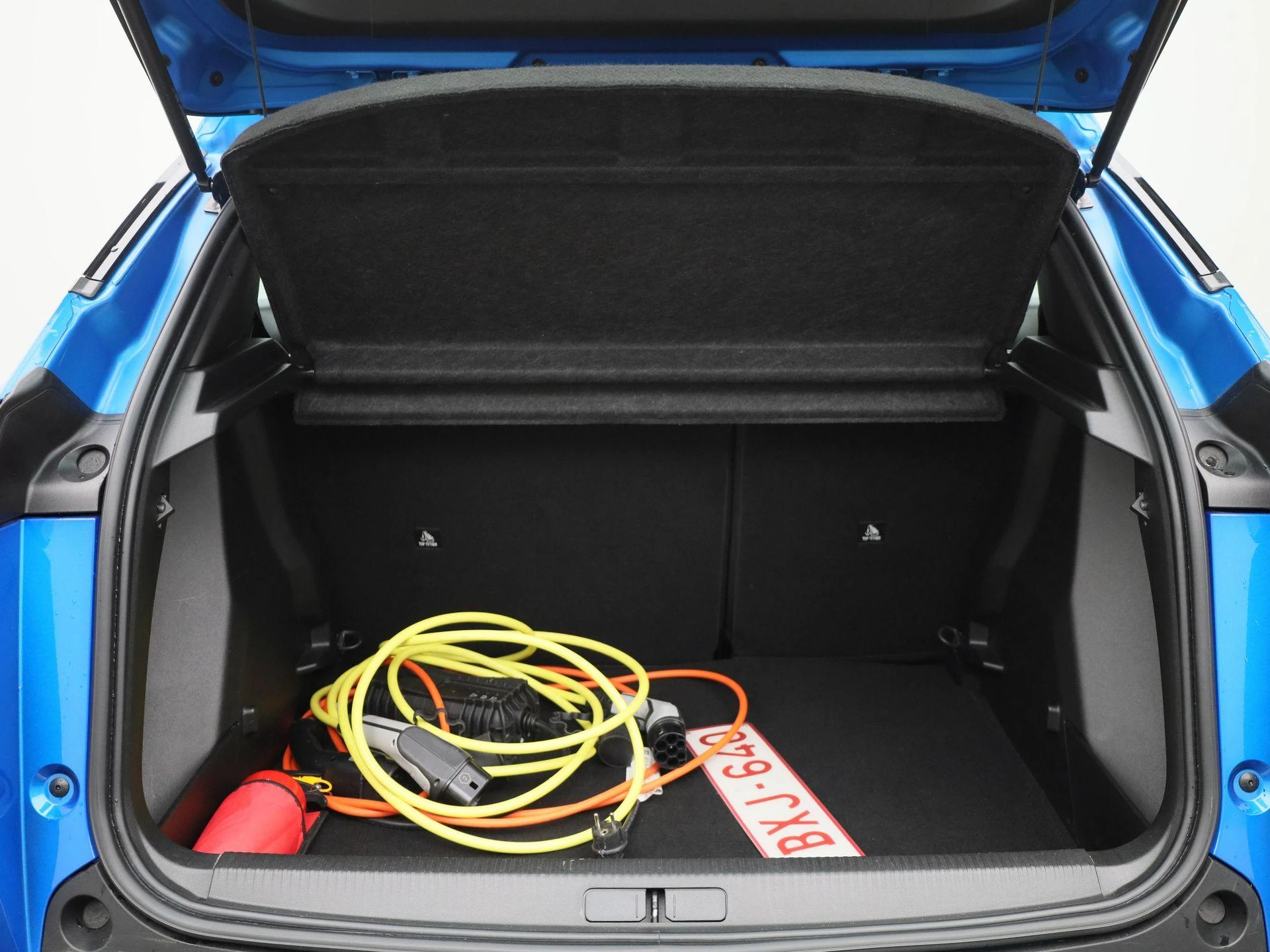 Peugeot-e-2008-image-13