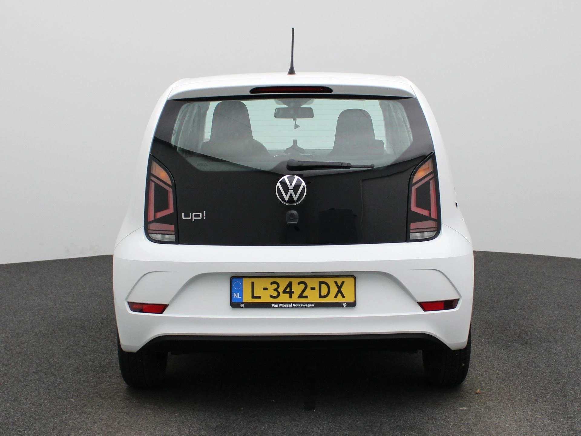 Volkswagen-up!-image-4