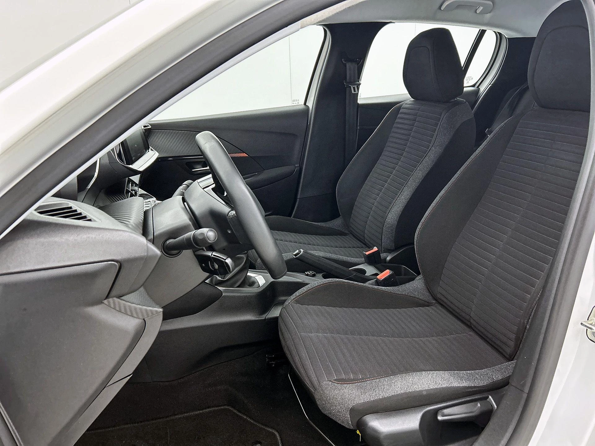 Peugeot-208-image-29