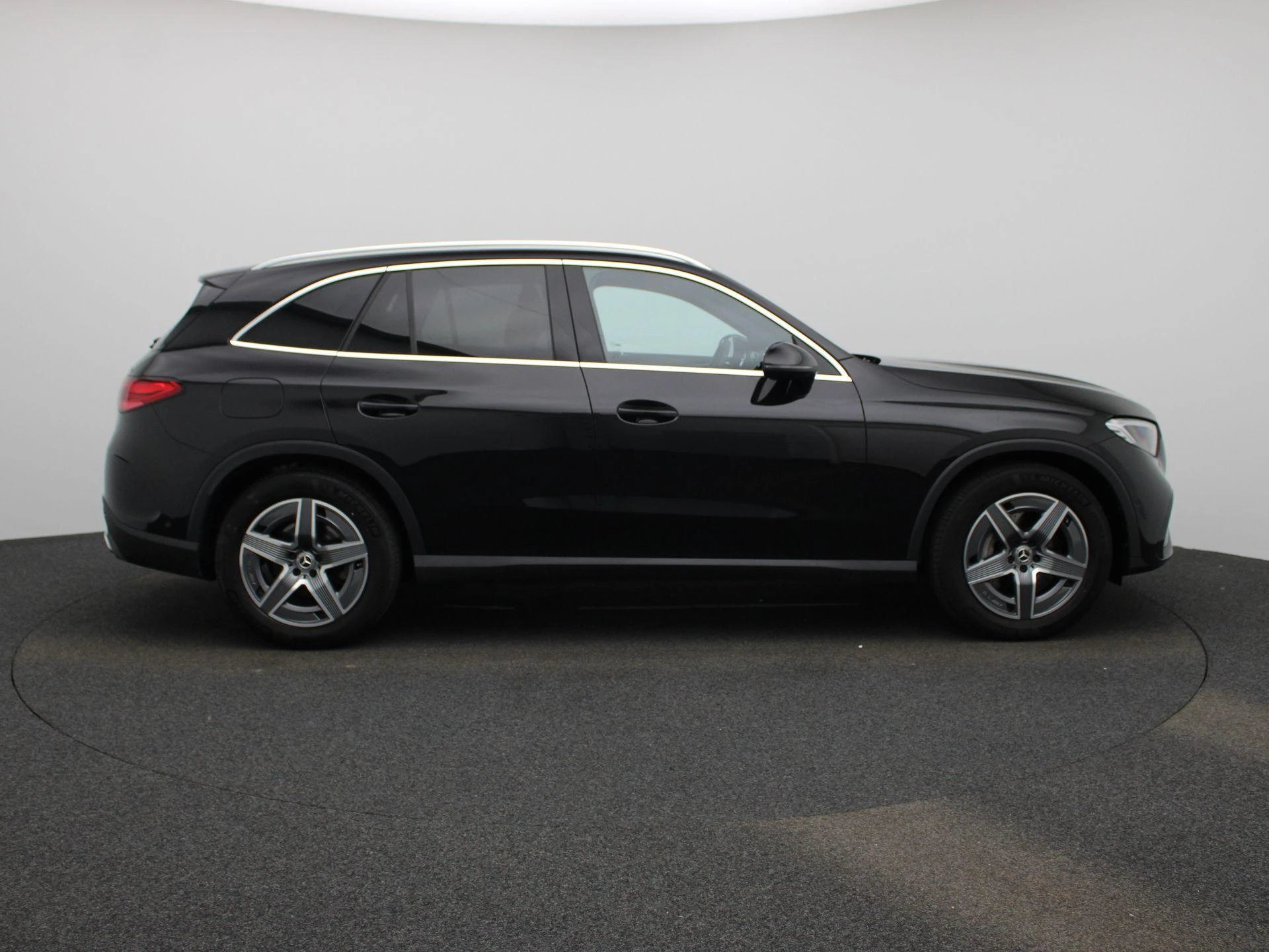 Mercedes-Benz-GLC-image-5