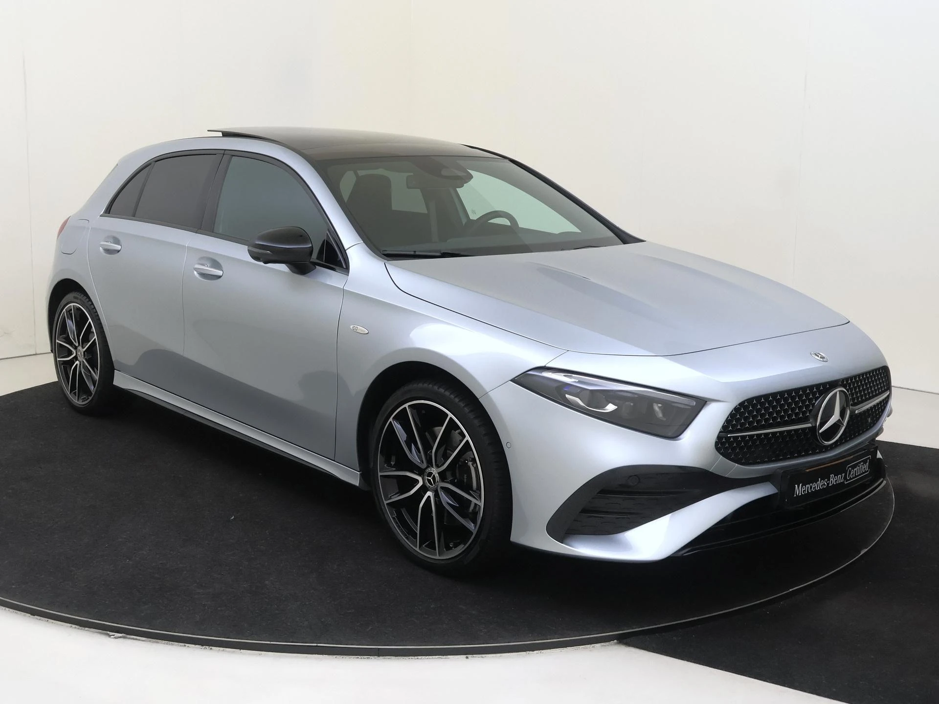 Mercedes-Benz A-Klasse 250 e Business Solution AMG