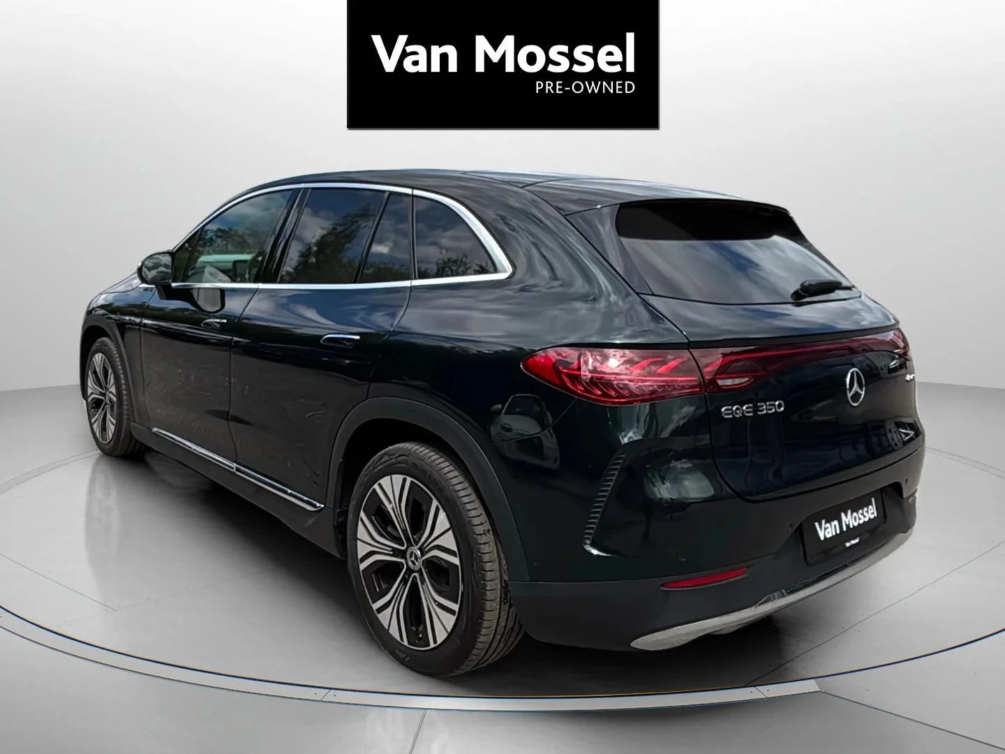 Mercedes-Benz-EQE-image-2