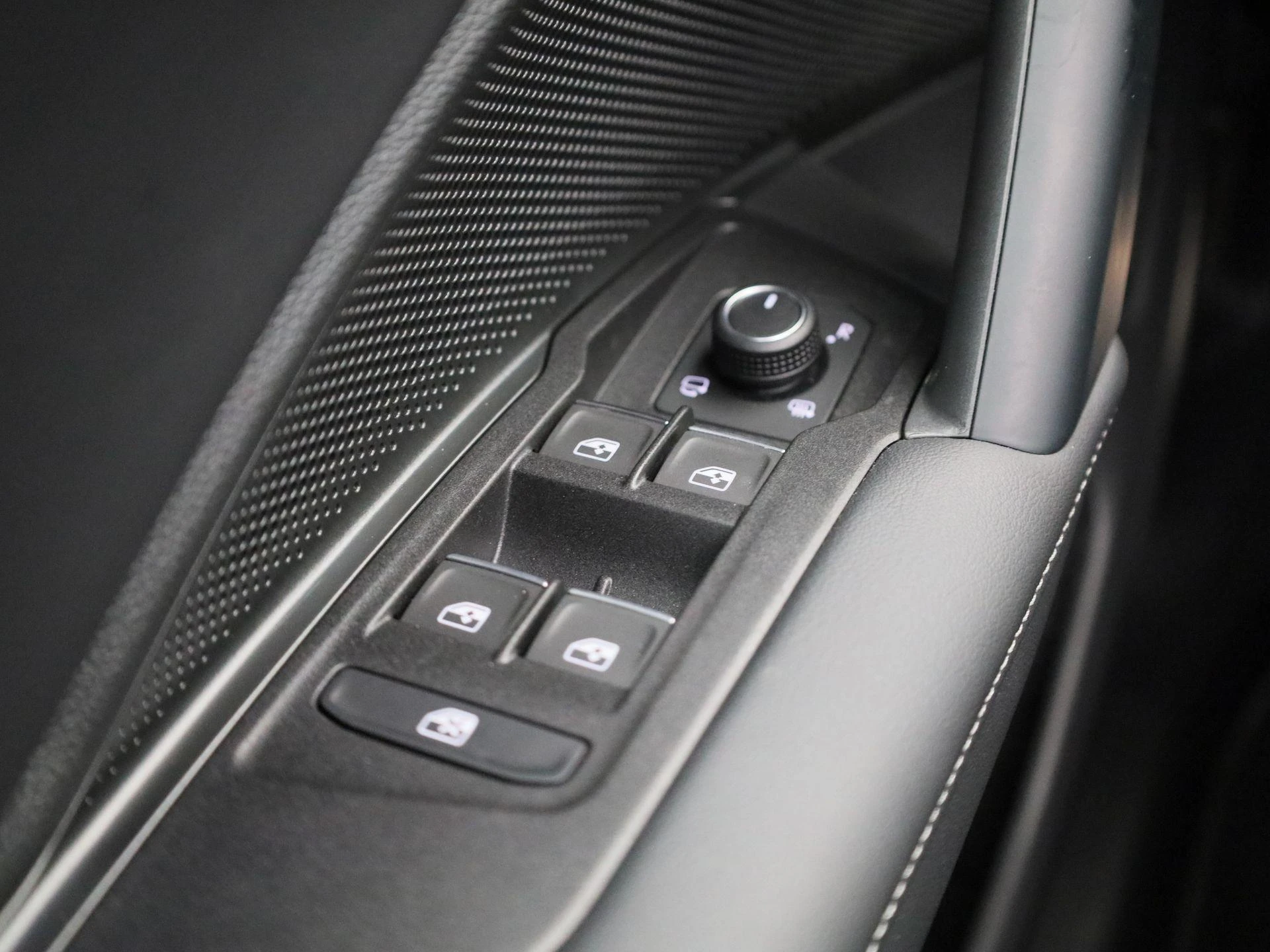 Volkswagen Tiguan 1.5 eHybrid R-Line Edition 272 PK