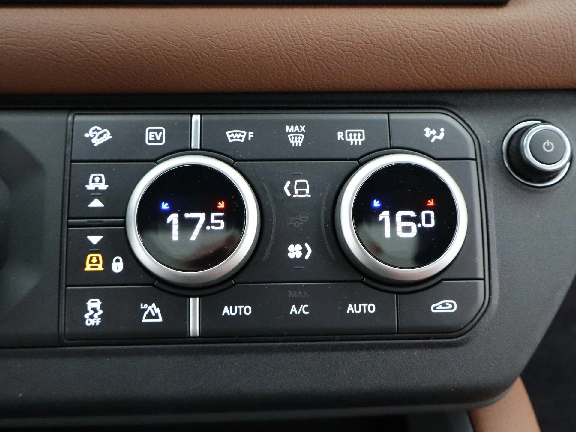 Land Rover Defender P300e X-dynamic SE