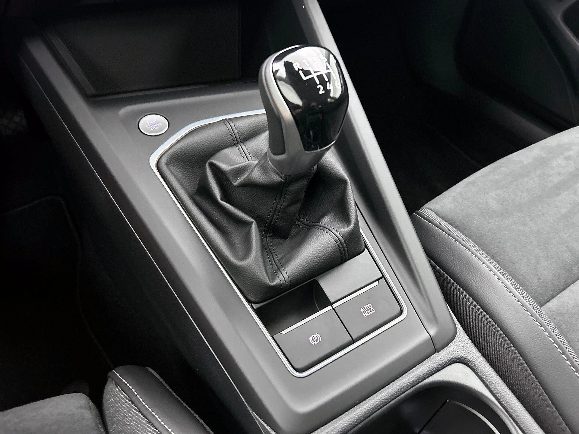 Volkswagen-Golf-image-34