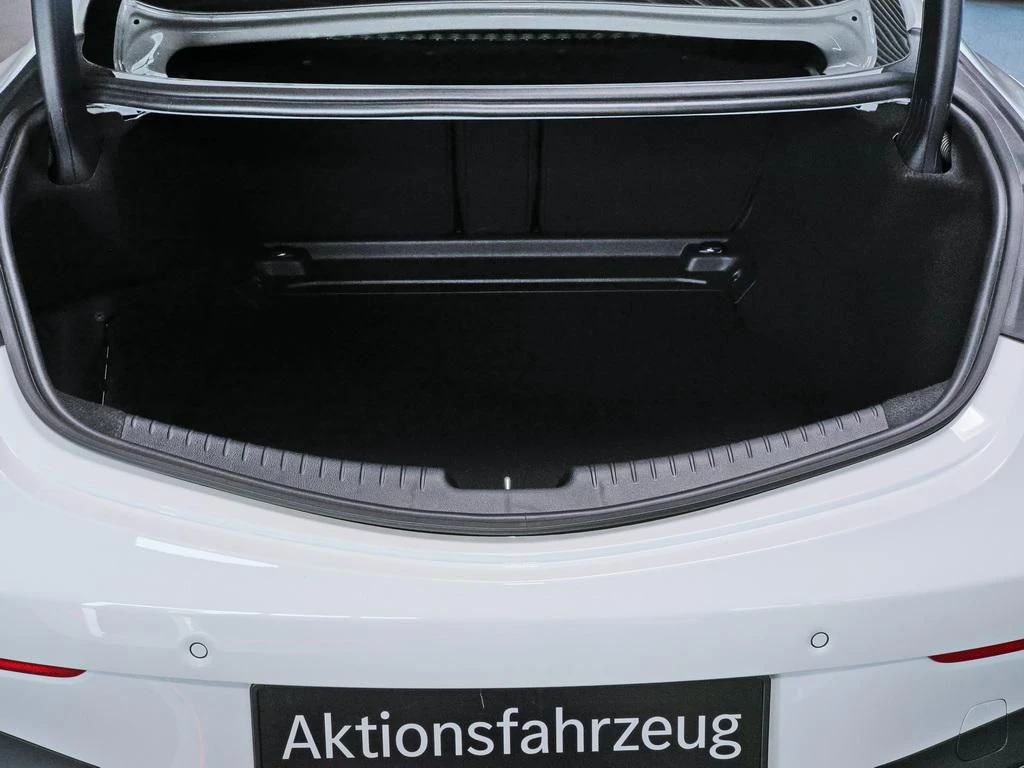 Mercedes-Benz-CLE 200-image-16