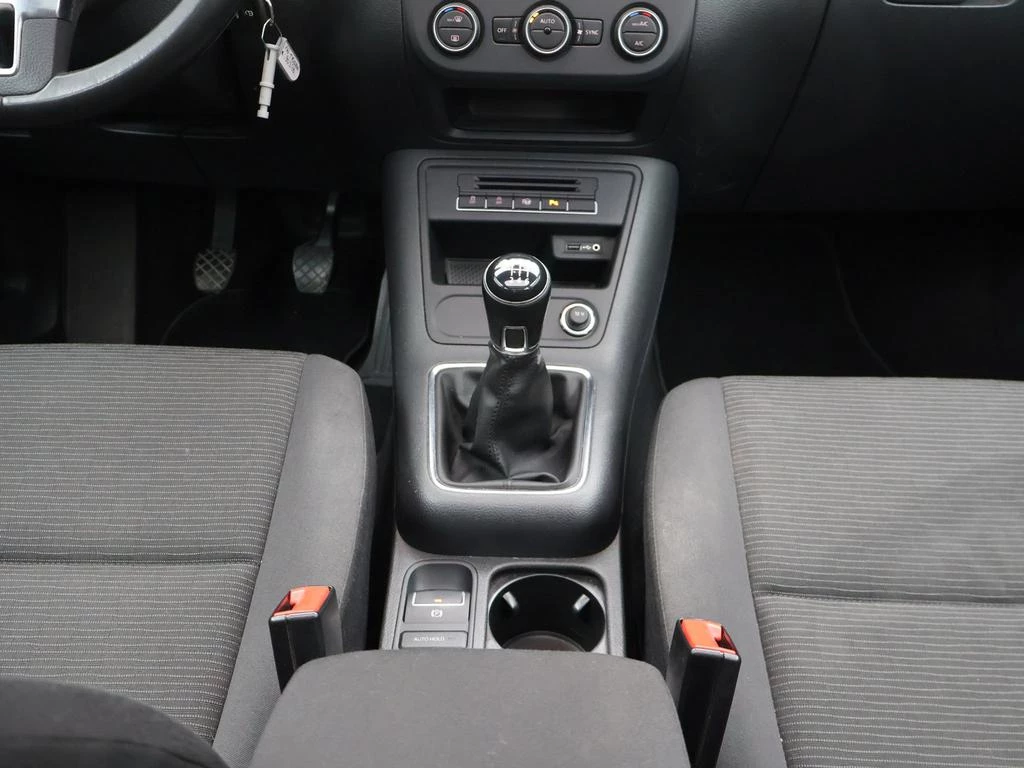 Volkswagen Tiguan Tiguan Trend & Fun 1.4TSI BlueMotion 125PK *PANODAK*PDC*BLTH*DAB RADIO*AIRCO AUTOMATISCH*...*