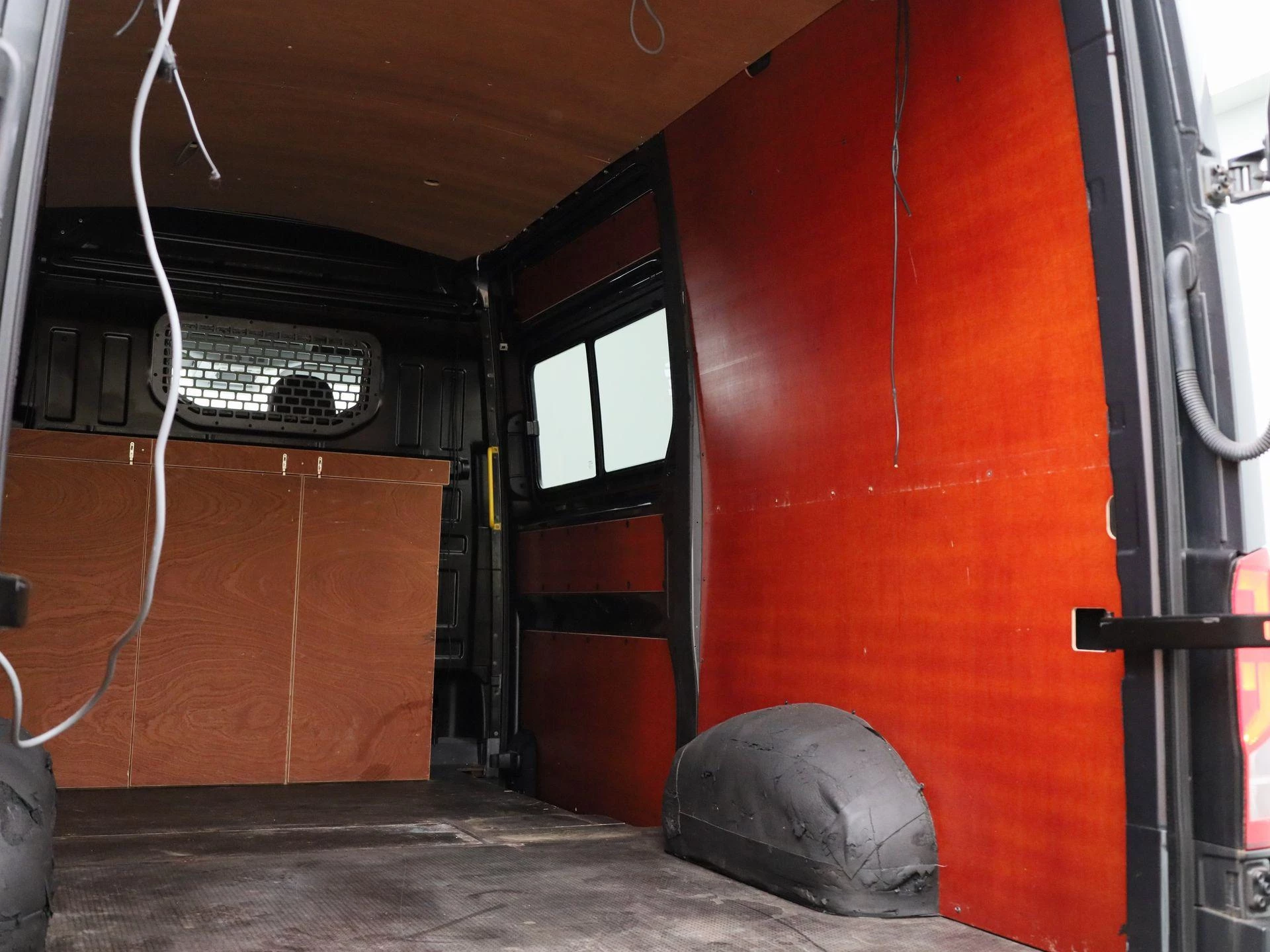 Volkswagen-Crafter-image-16