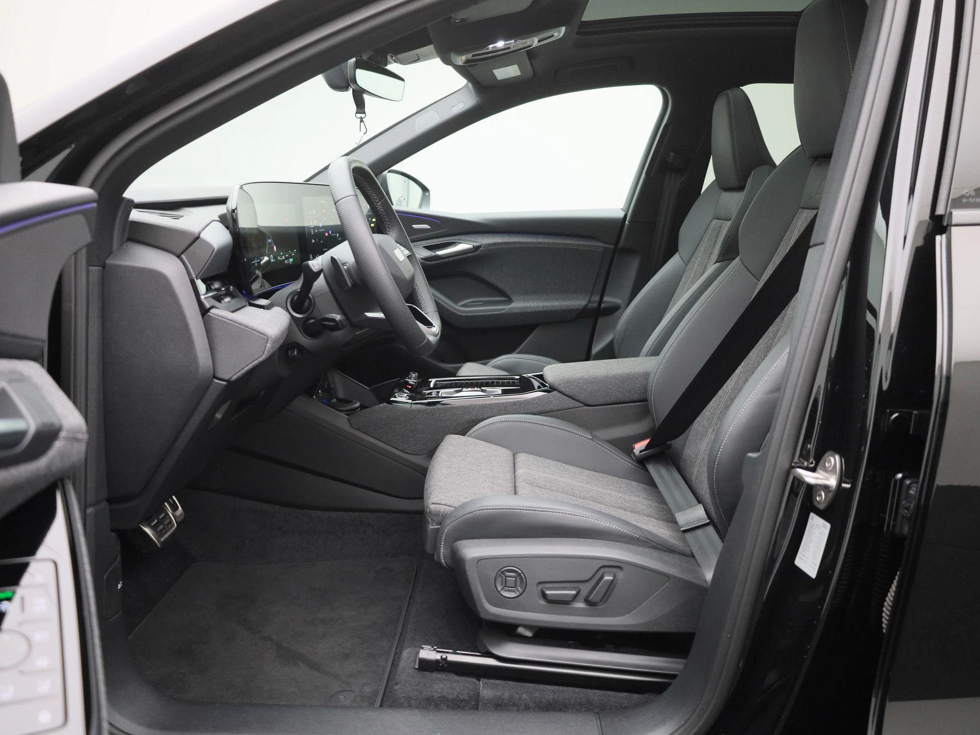 Audi-Q6 e-tron-image-10