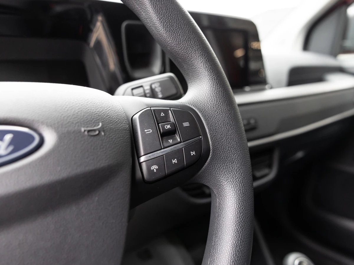 Ford-Transit Courier-image-16