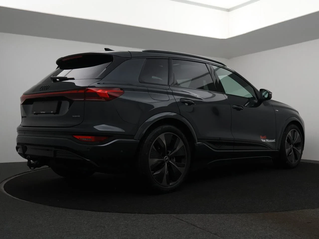 Audi-Q6 e-tron-image-23