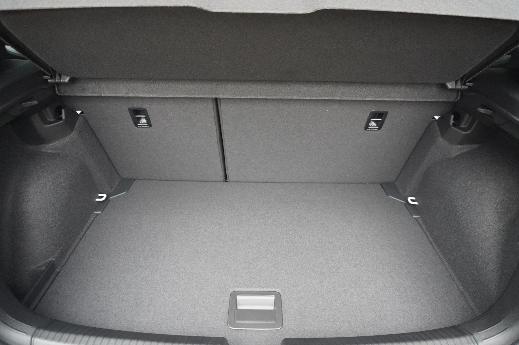 Volkswagen-Polo-image-12