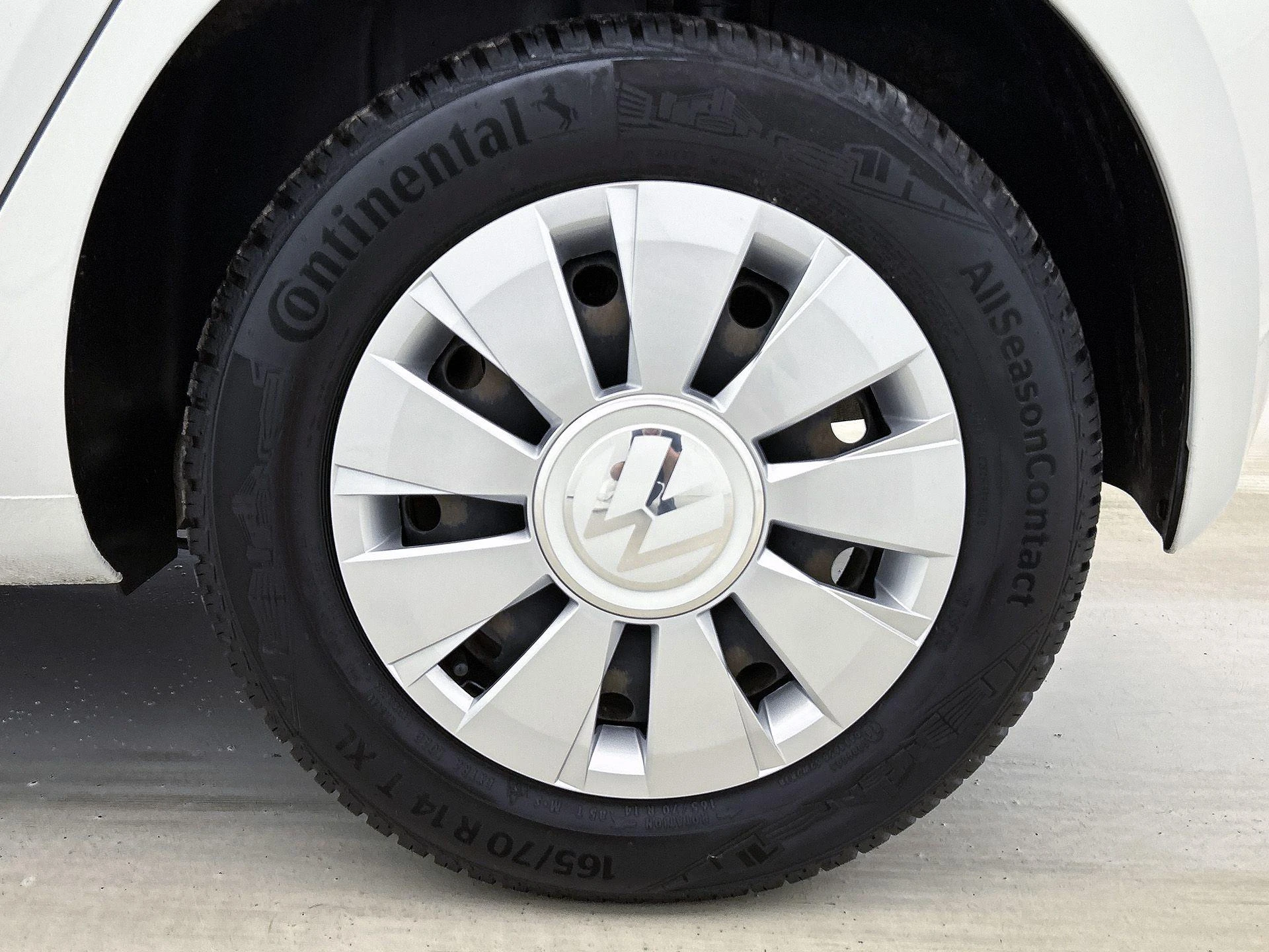 Volkswagen-up!-image-13