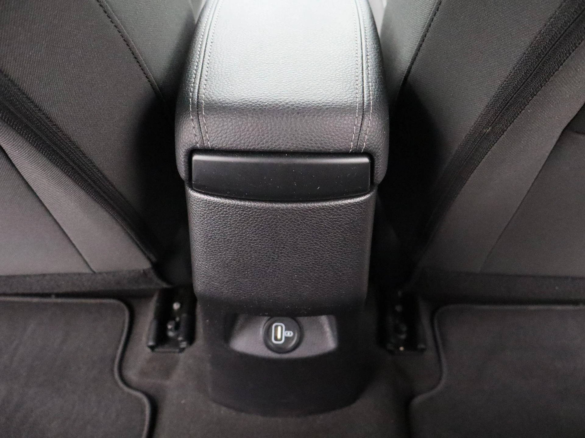 Kia-Stonic-image-33