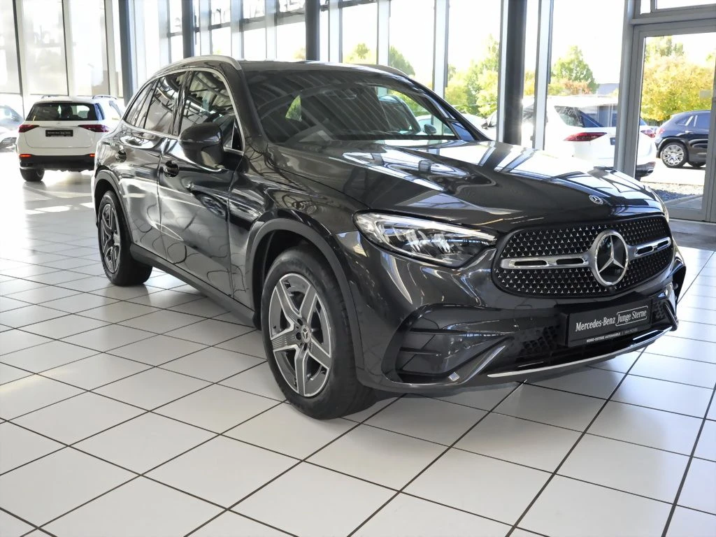 Mercedes-Benz-GLC 300 d-image-4