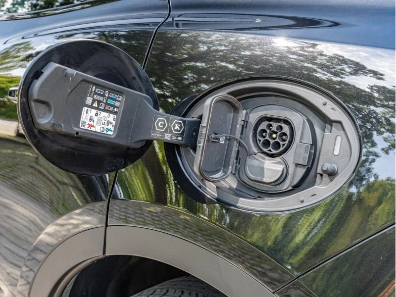Jaguar-E-PACE-image-16