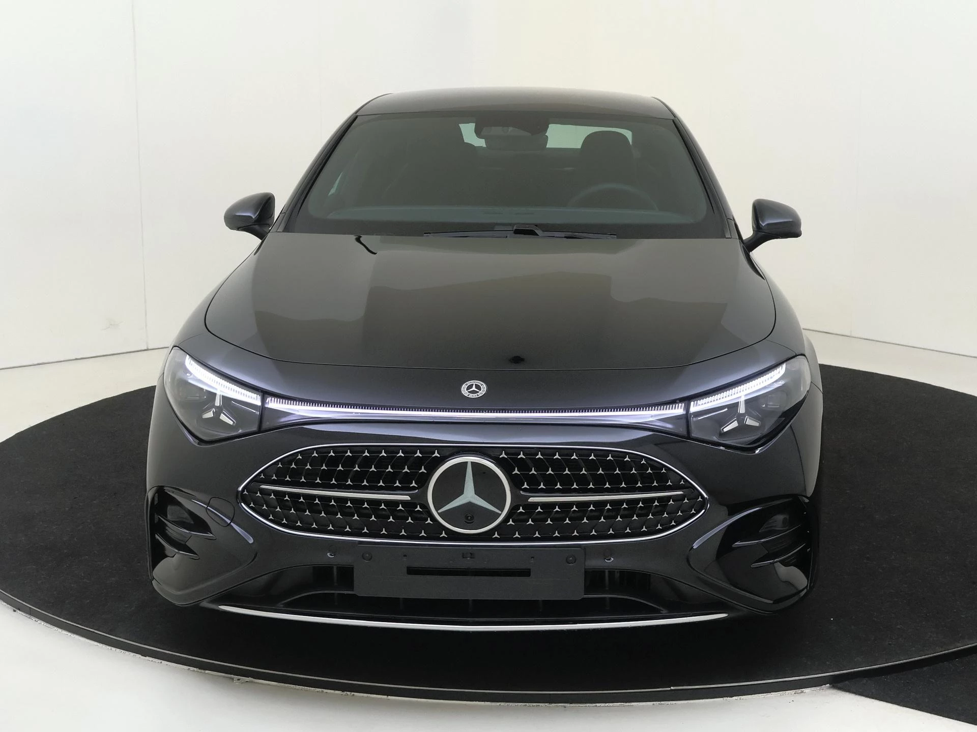 Mercedes-Benz-CLA-image-5