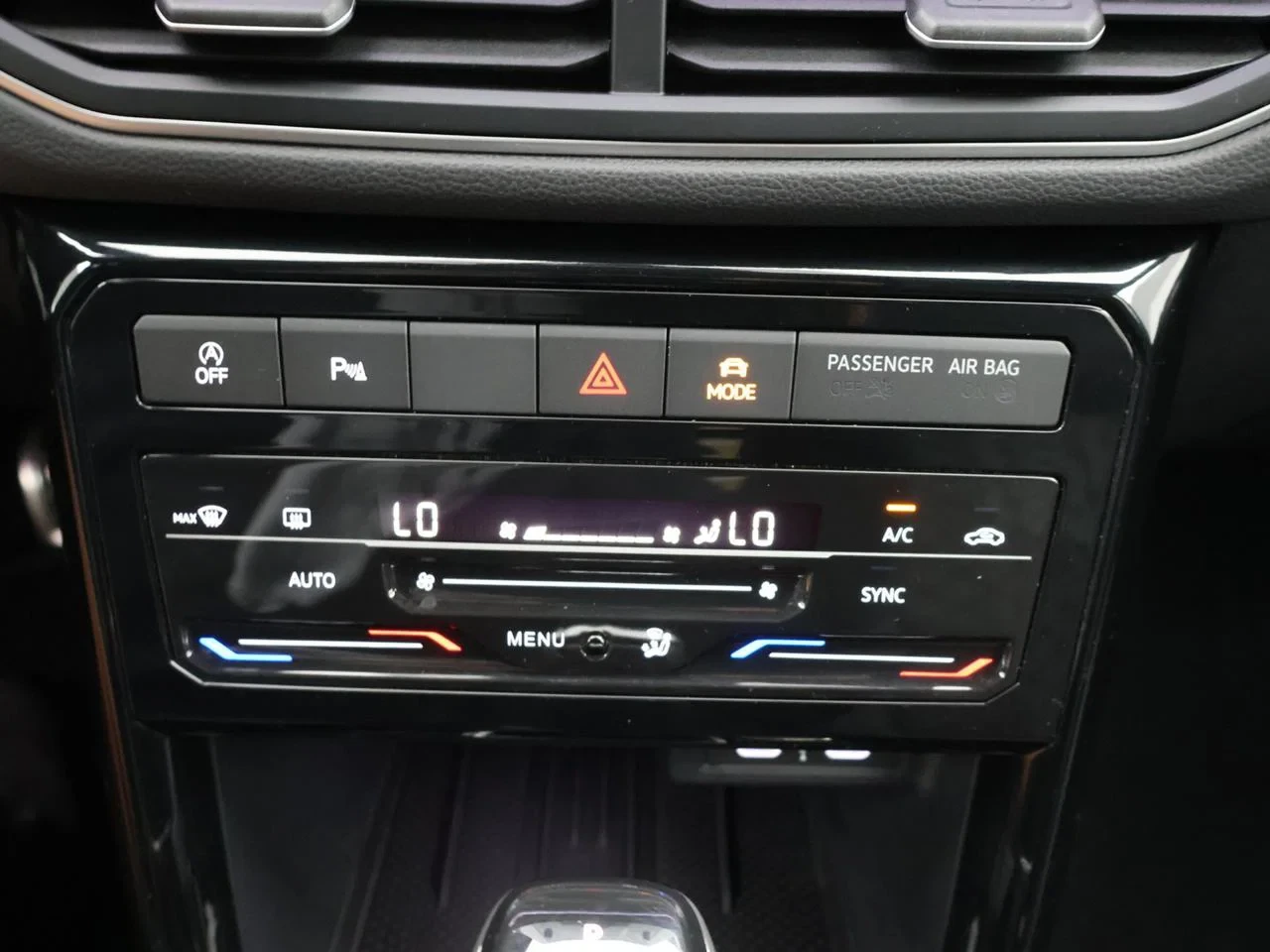 Volkswagen-T-Cross-image-8