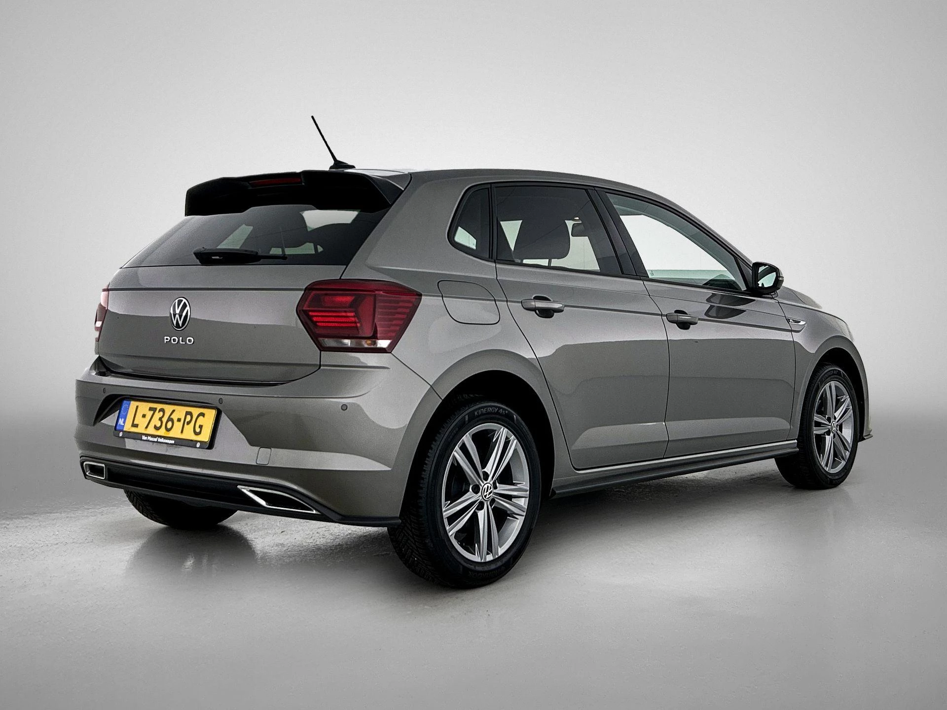 Volkswagen-Polo-image-3