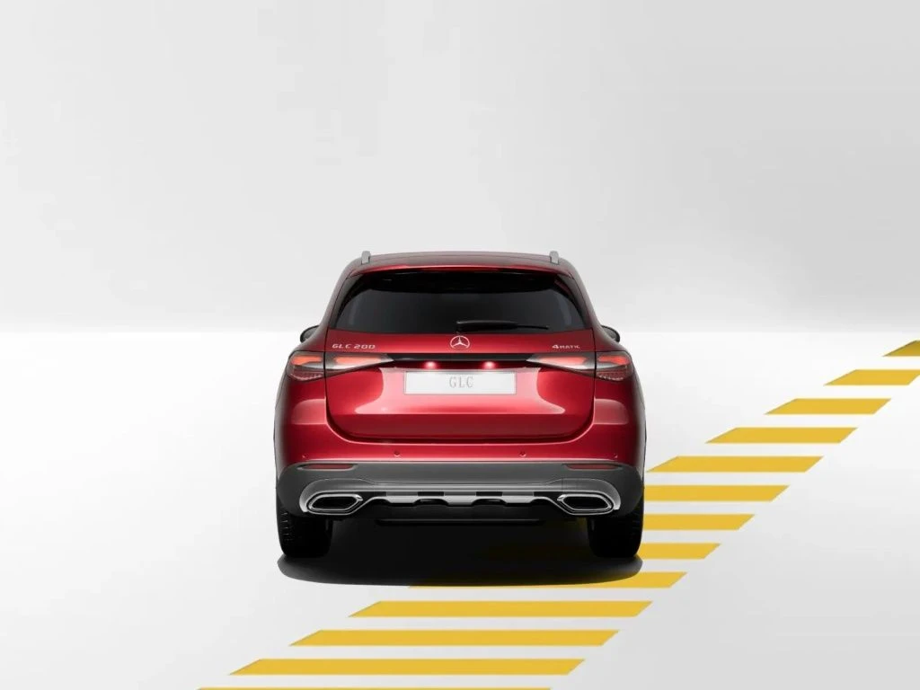 Mercedes-Benz-GLC 200-image-5