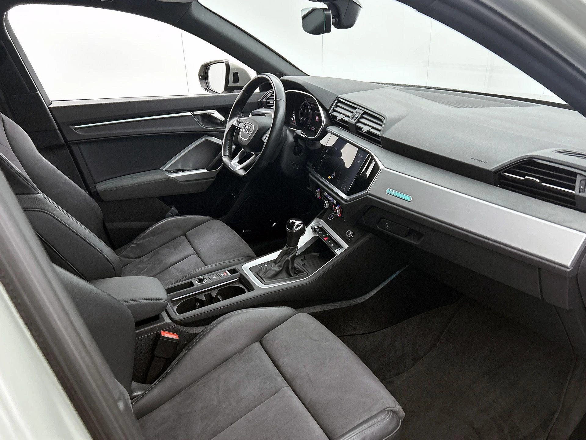 Audi-Q3-image-13