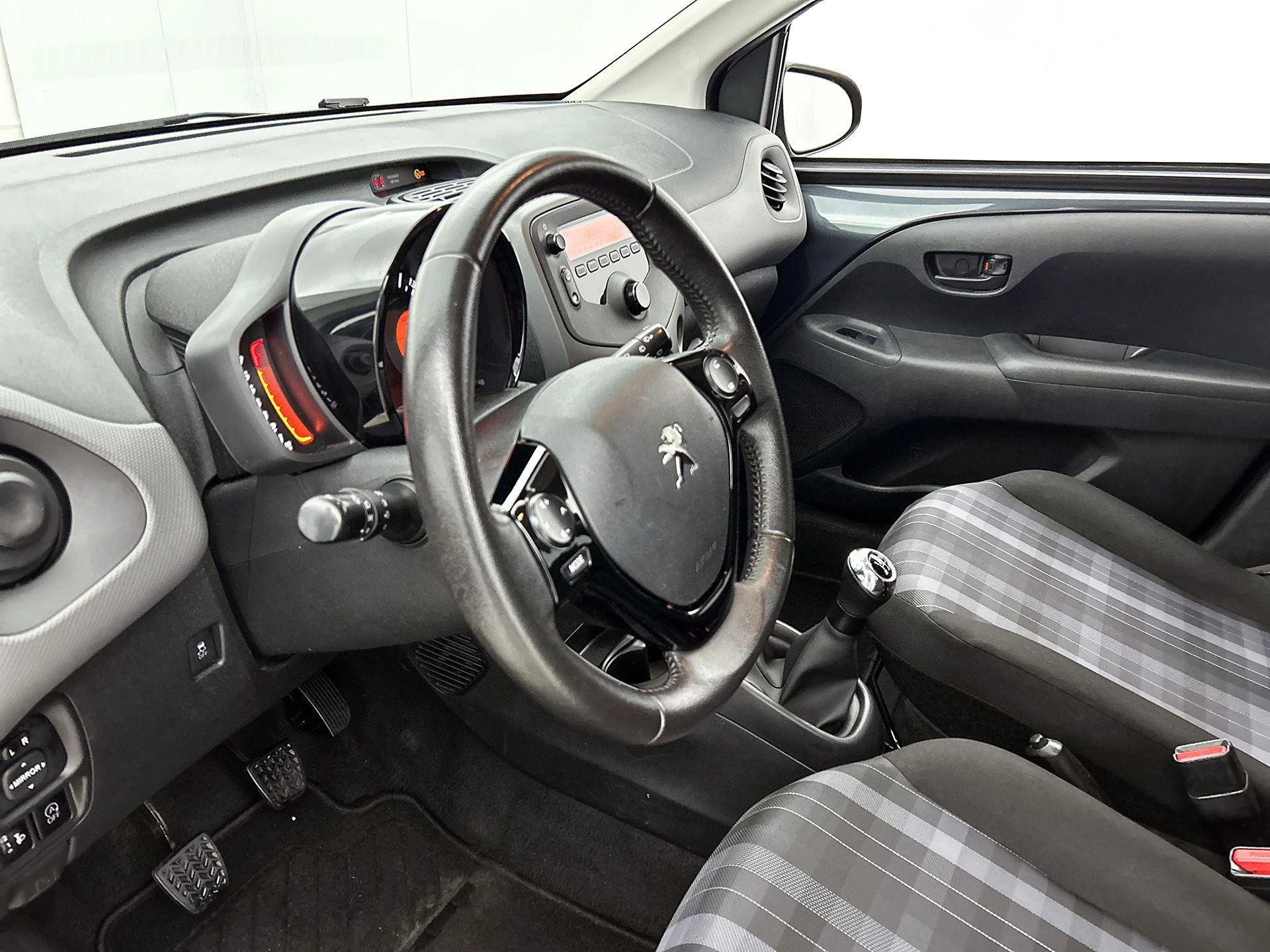 Peugeot-108-image-13