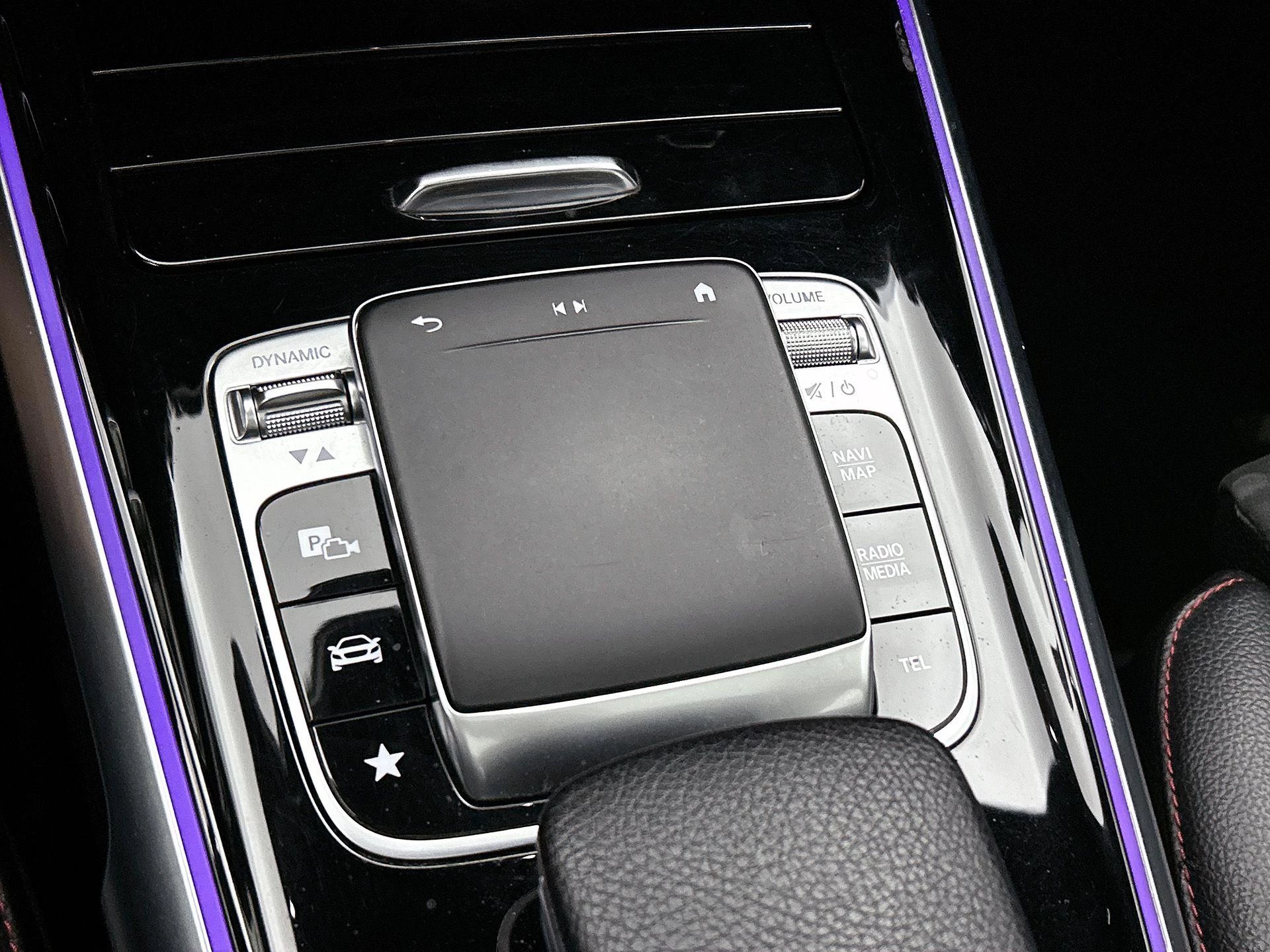 Mercedes-Benz-GLB-image-28