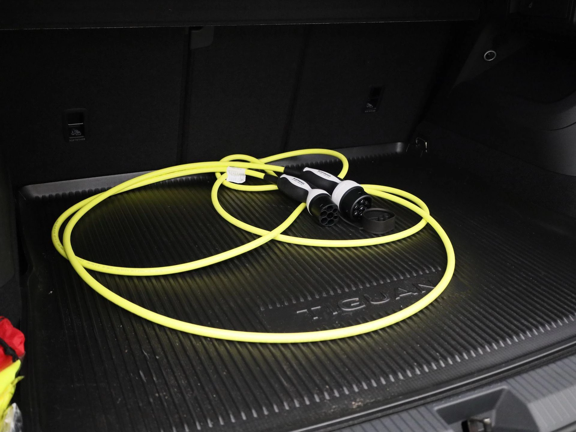 Volkswagen-Tiguan-image-13