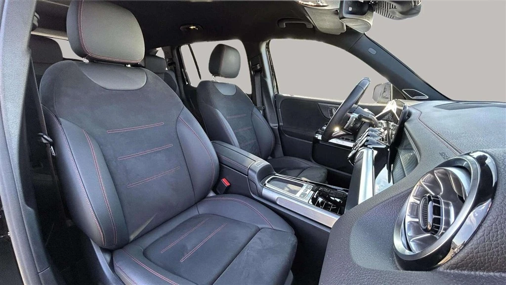 Mercedes-Benz-EQB-image-17