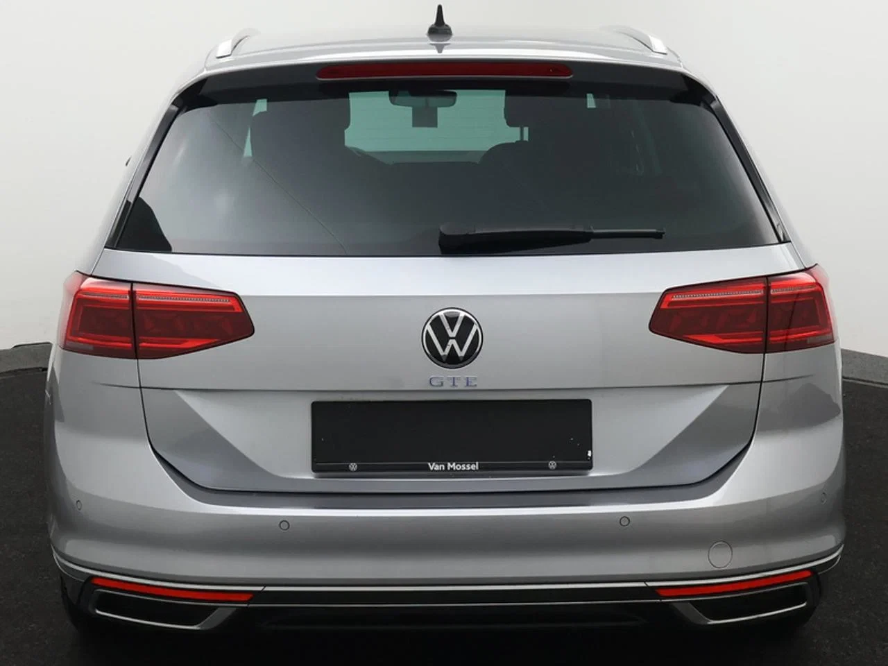 Volkswagen-Passat-image-15