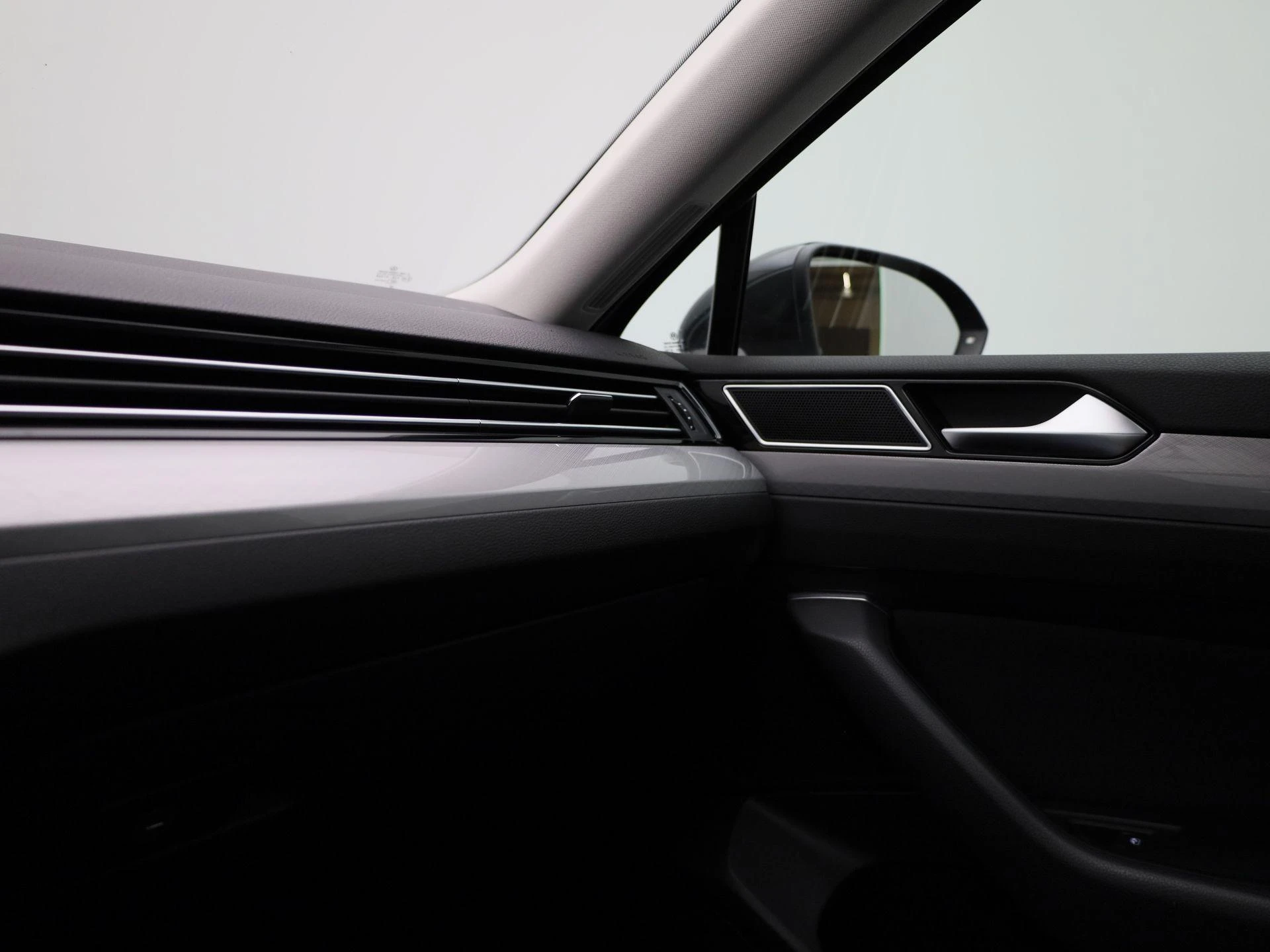Volkswagen-Passat-image-30