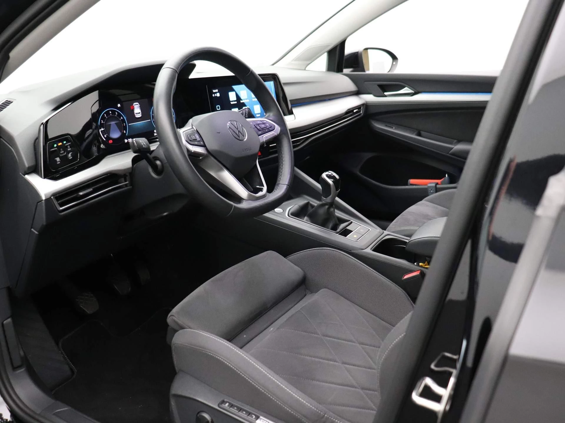 Volkswagen-Golf-image-15