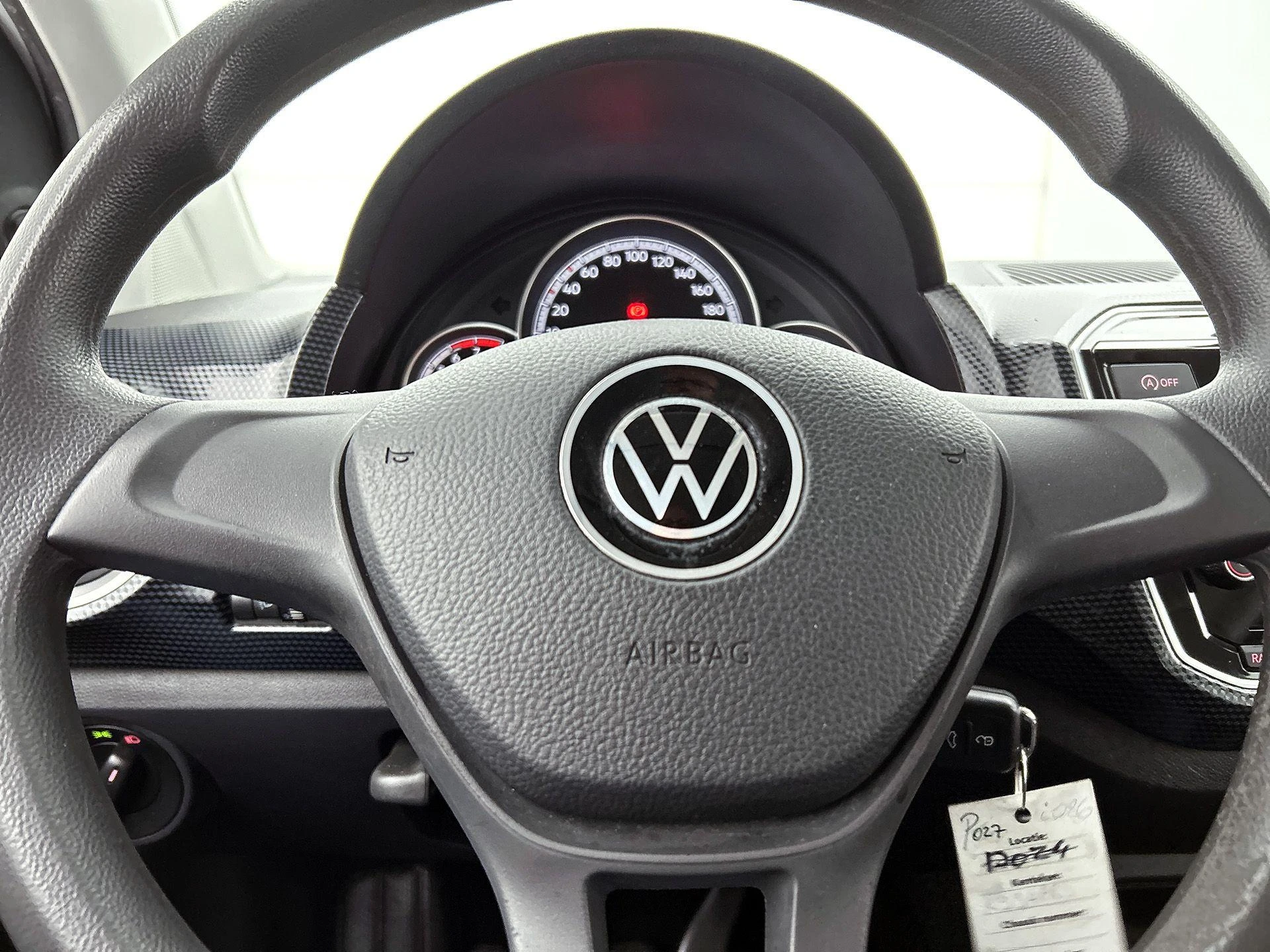 Volkswagen-up!-image-27