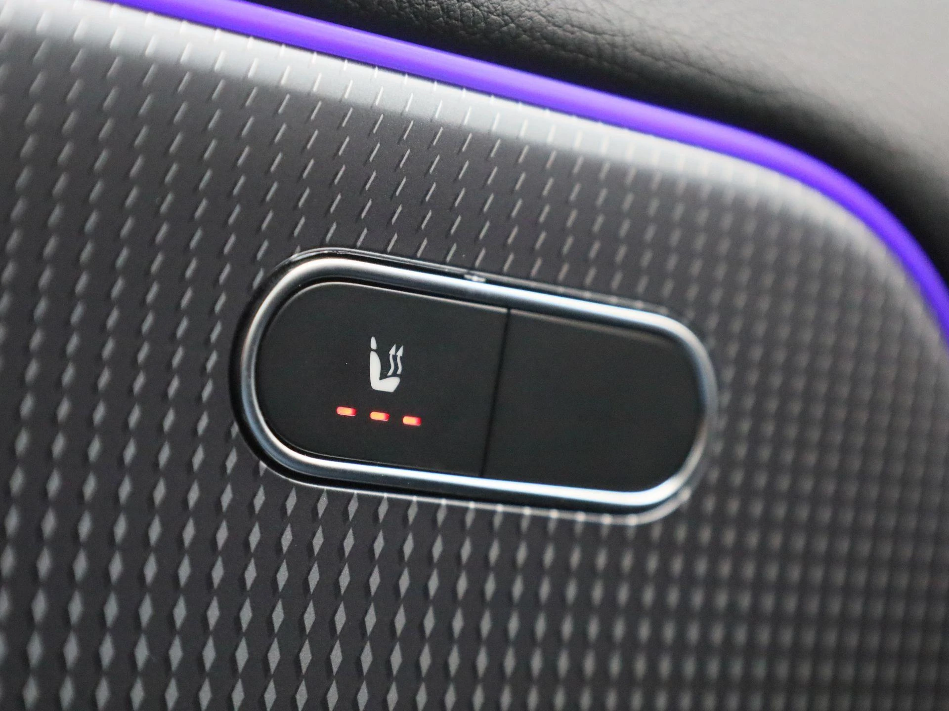Mercedes-Benz-EQA-image-31