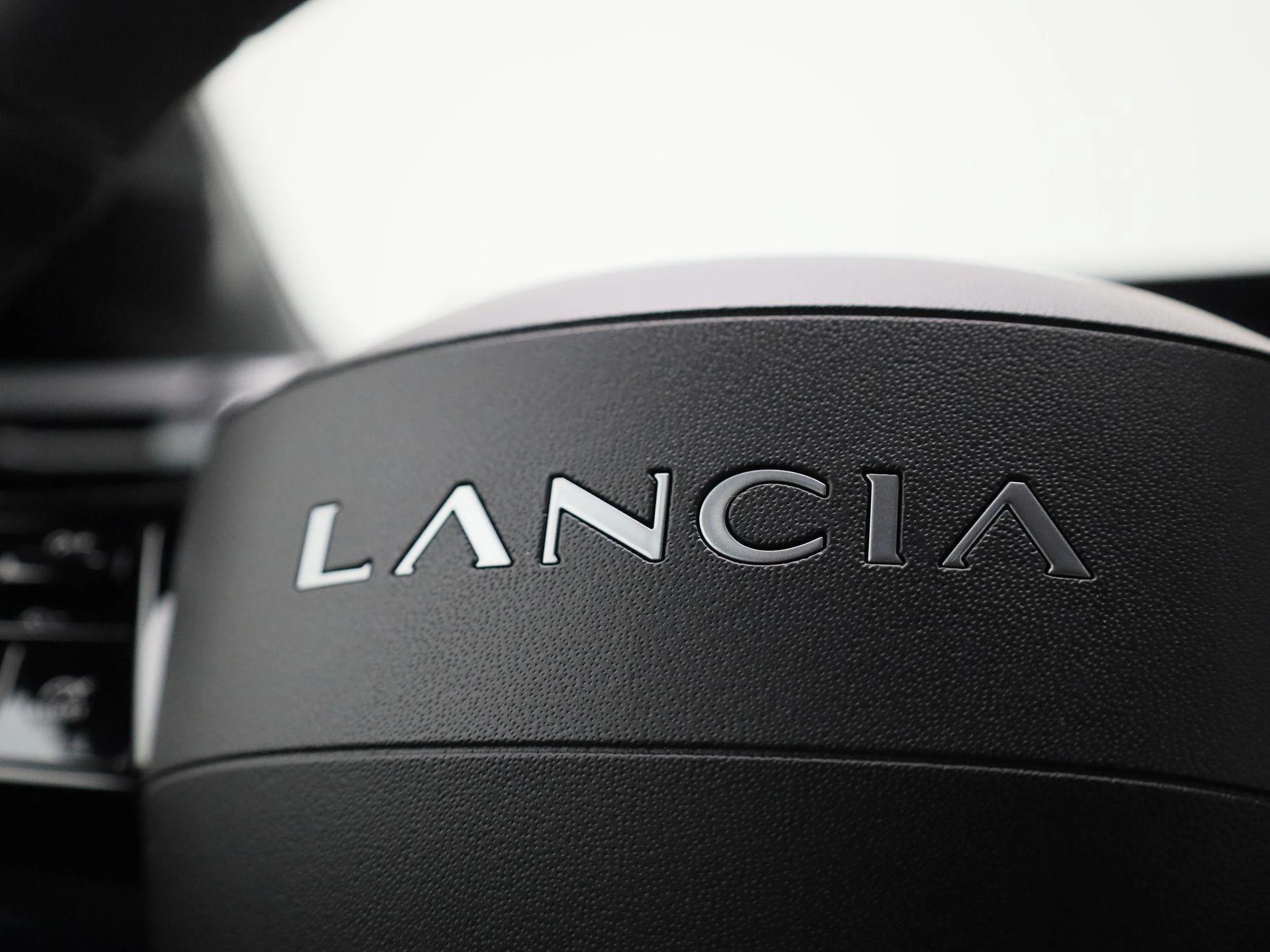 Lancia Ypsilon Edizione Cassina Limitata 51 kWh