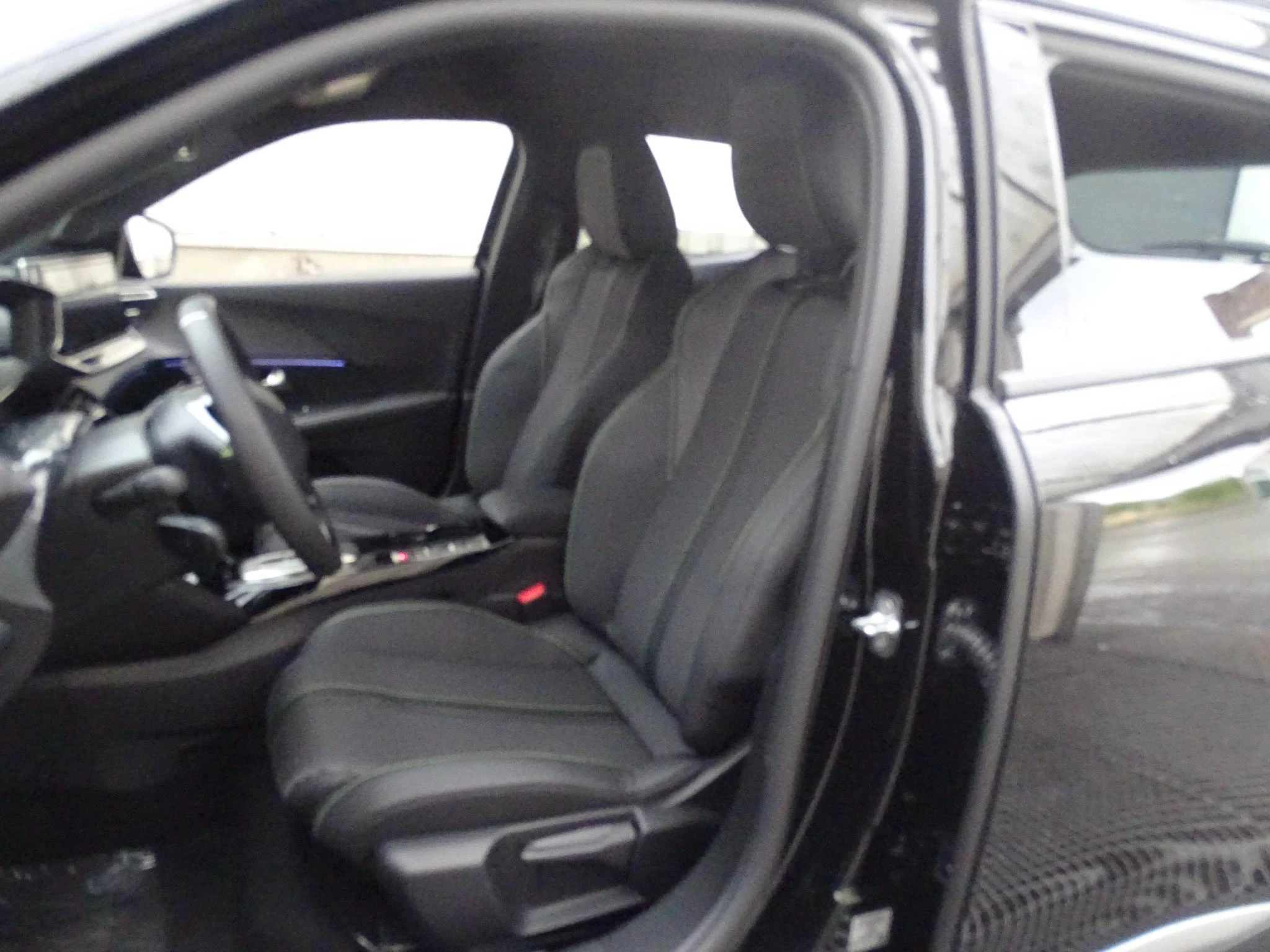 Peugeot-2008-image-10