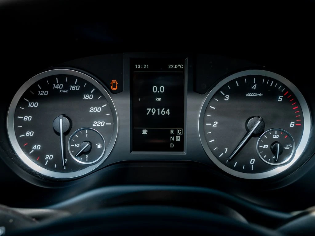 Mercedes-Benz-Vito 114-image-14