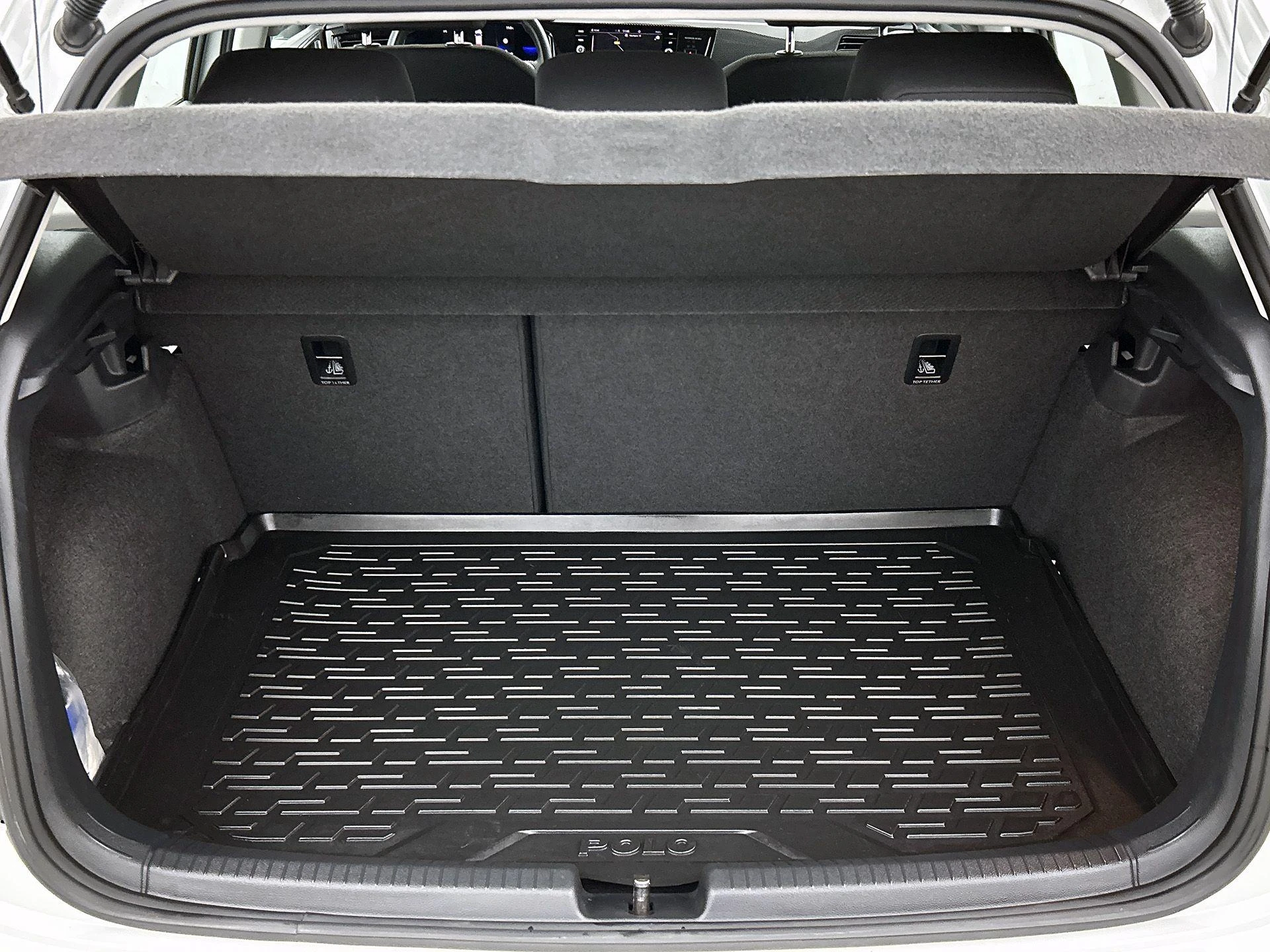 Volkswagen-Polo-image-18