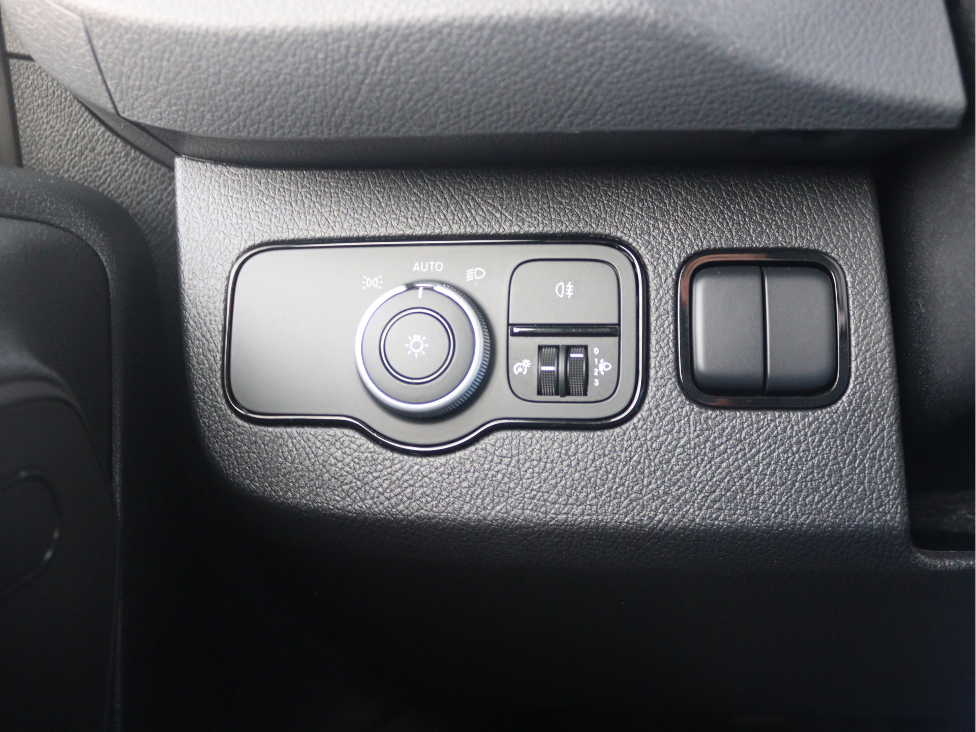 Mercedes-Benz-Sprinter-image-12