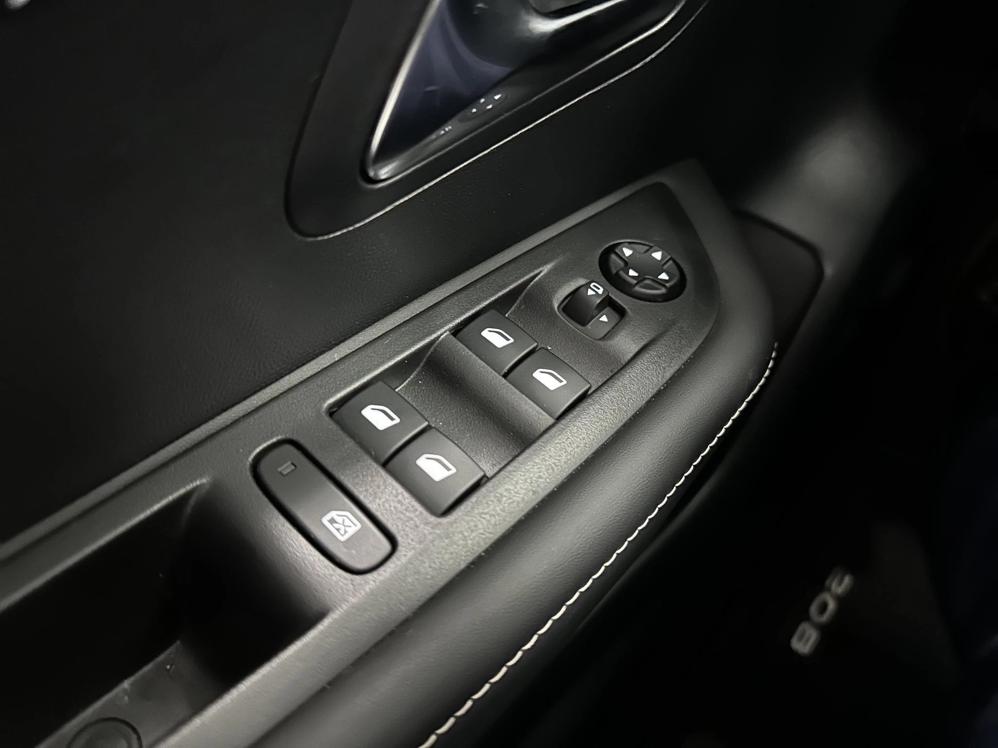 Peugeot-208-image-13