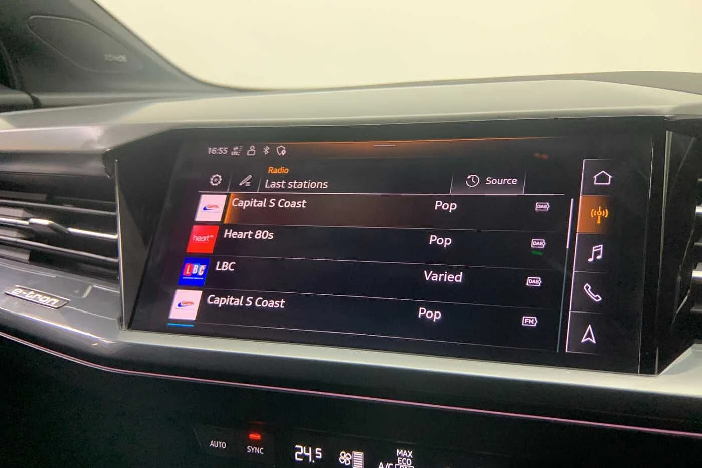 Audi-Q4 e-tron-image-15