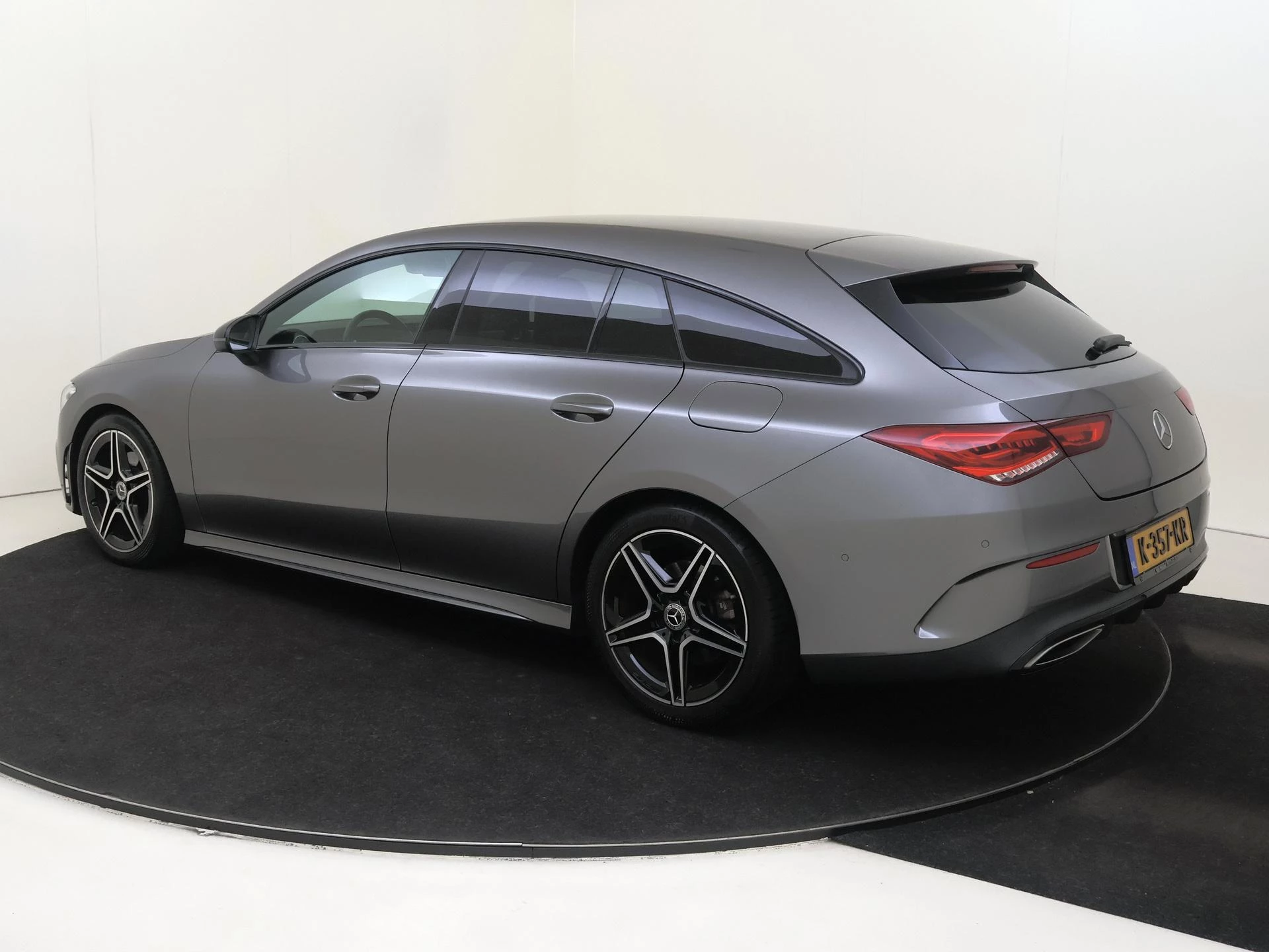 Mercedes-Benz-CLA-image-2