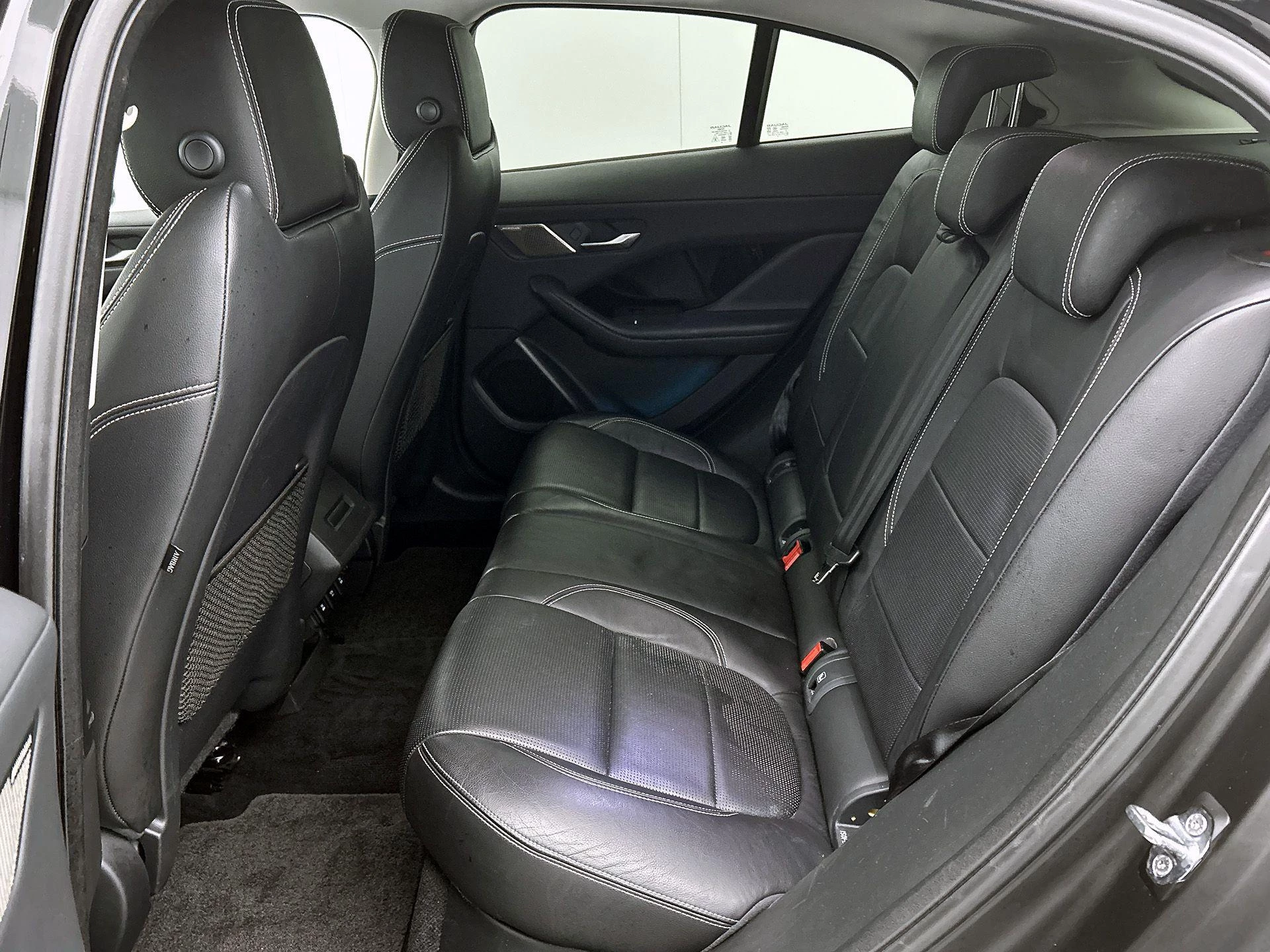 Jaguar-I-PACE-image-10