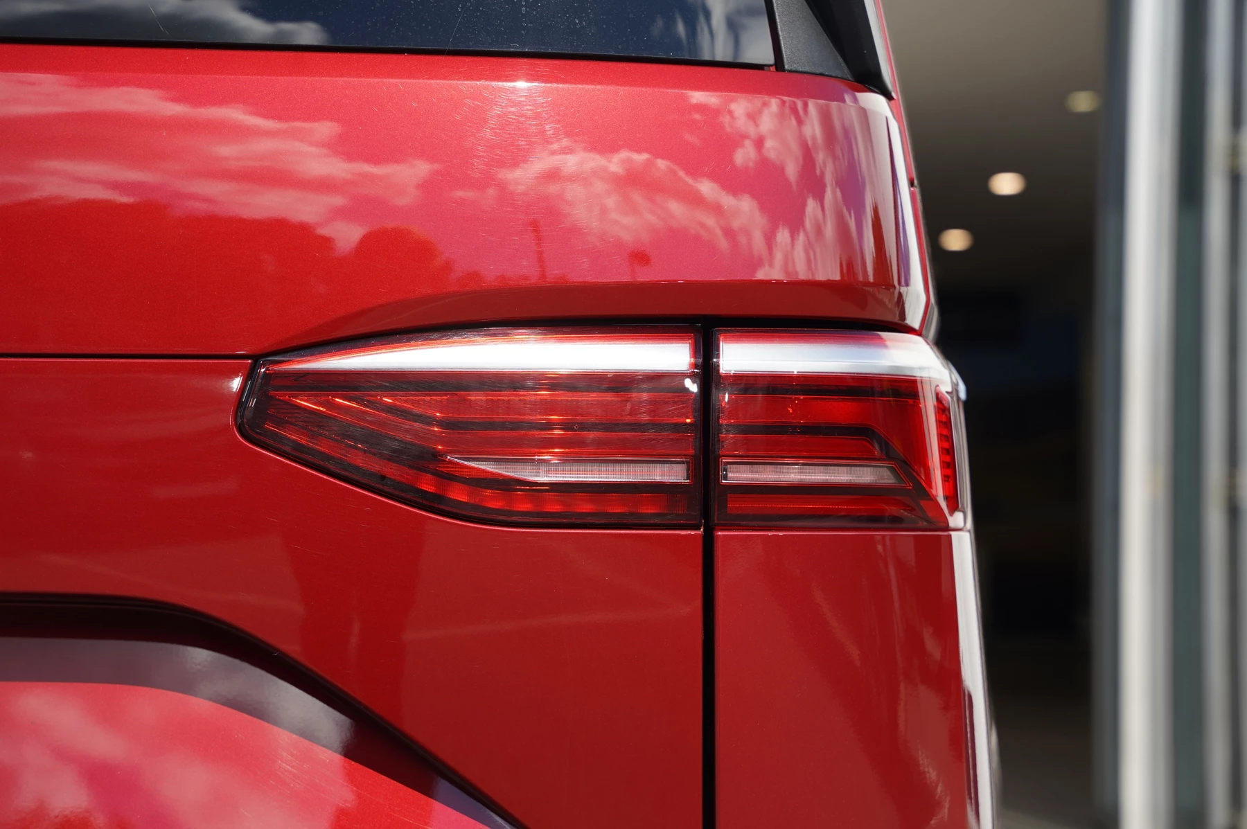 Volkswagen-Multivan-image-21