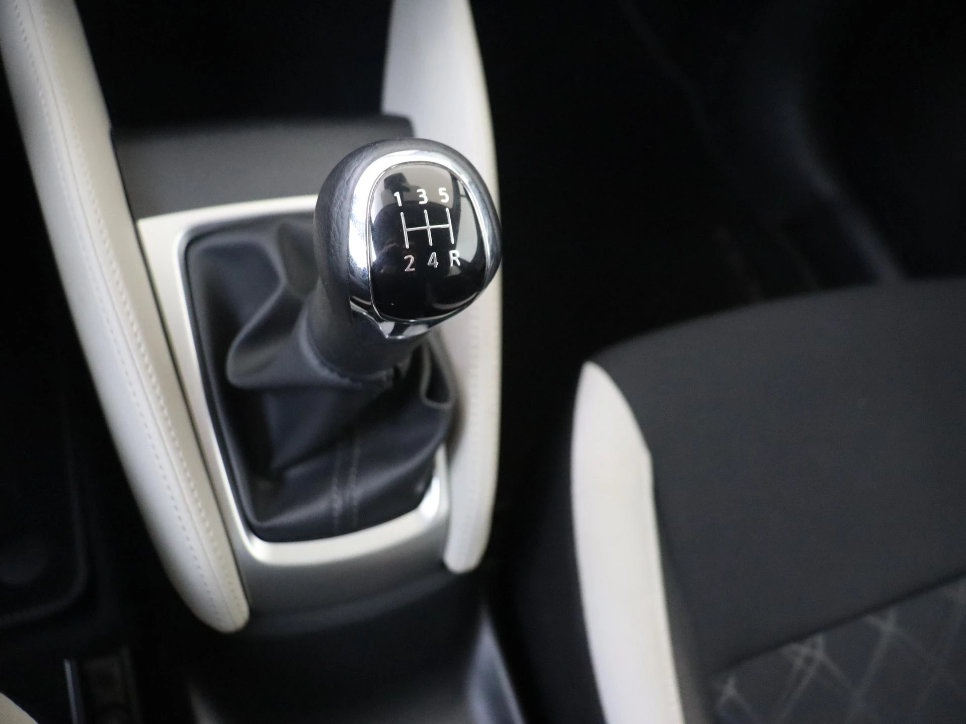 Nissan-Micra-image-14