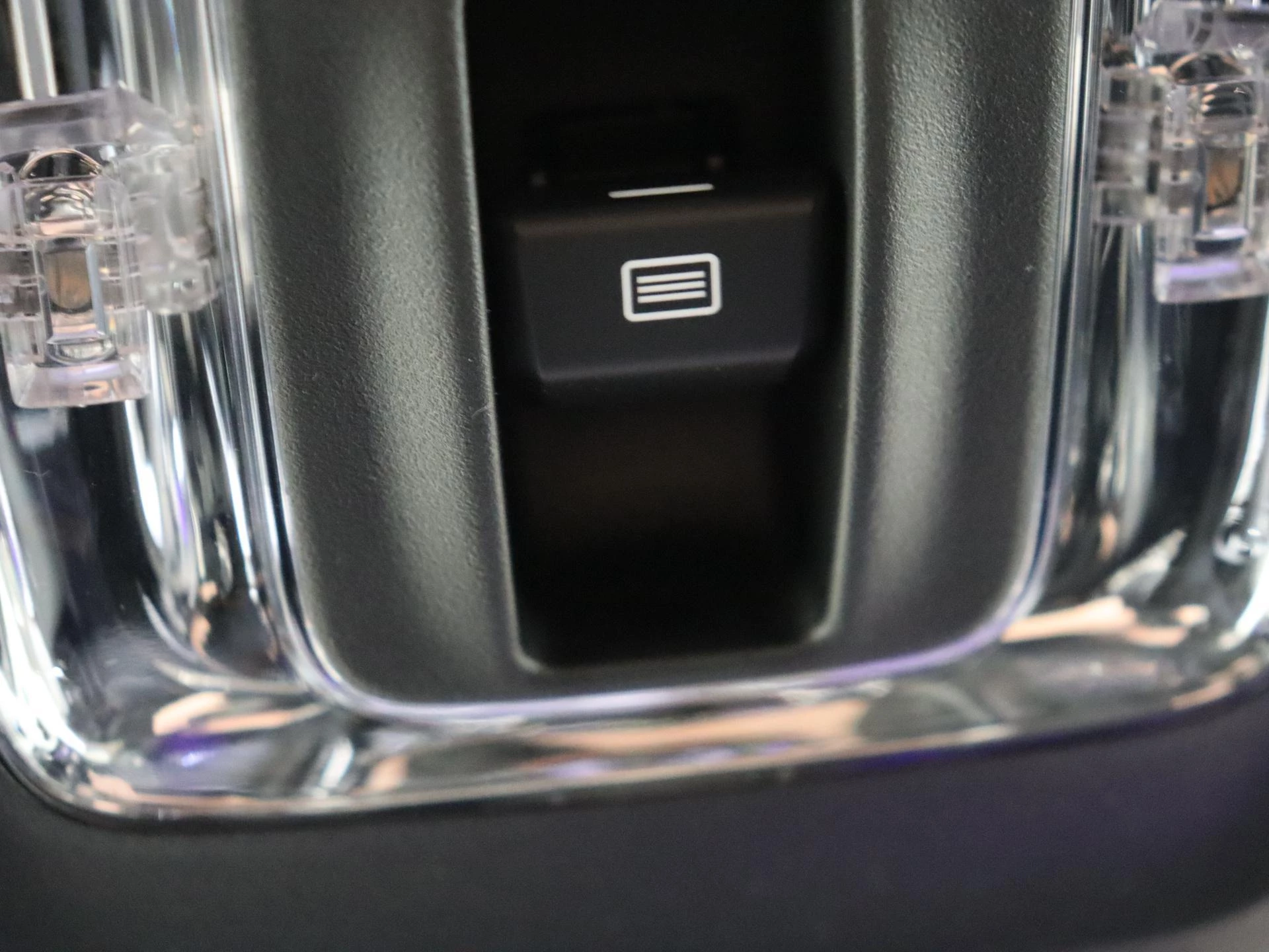 Mercedes-Benz-CLA-image-24