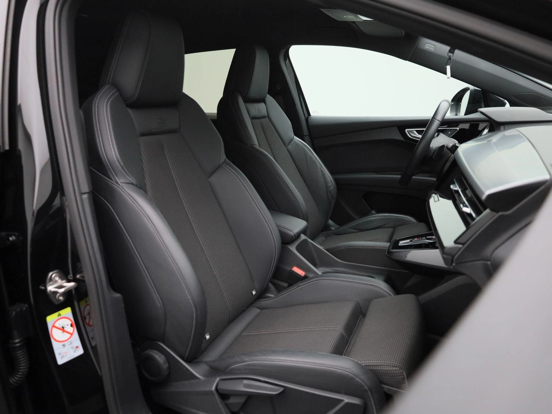Audi-Q4 e-tron-image-33
