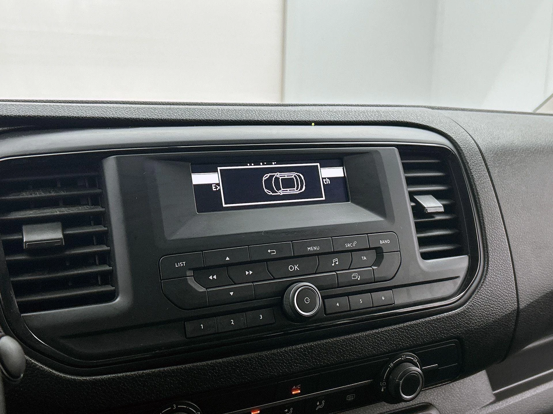 Opel-Vivaro-e-image-12