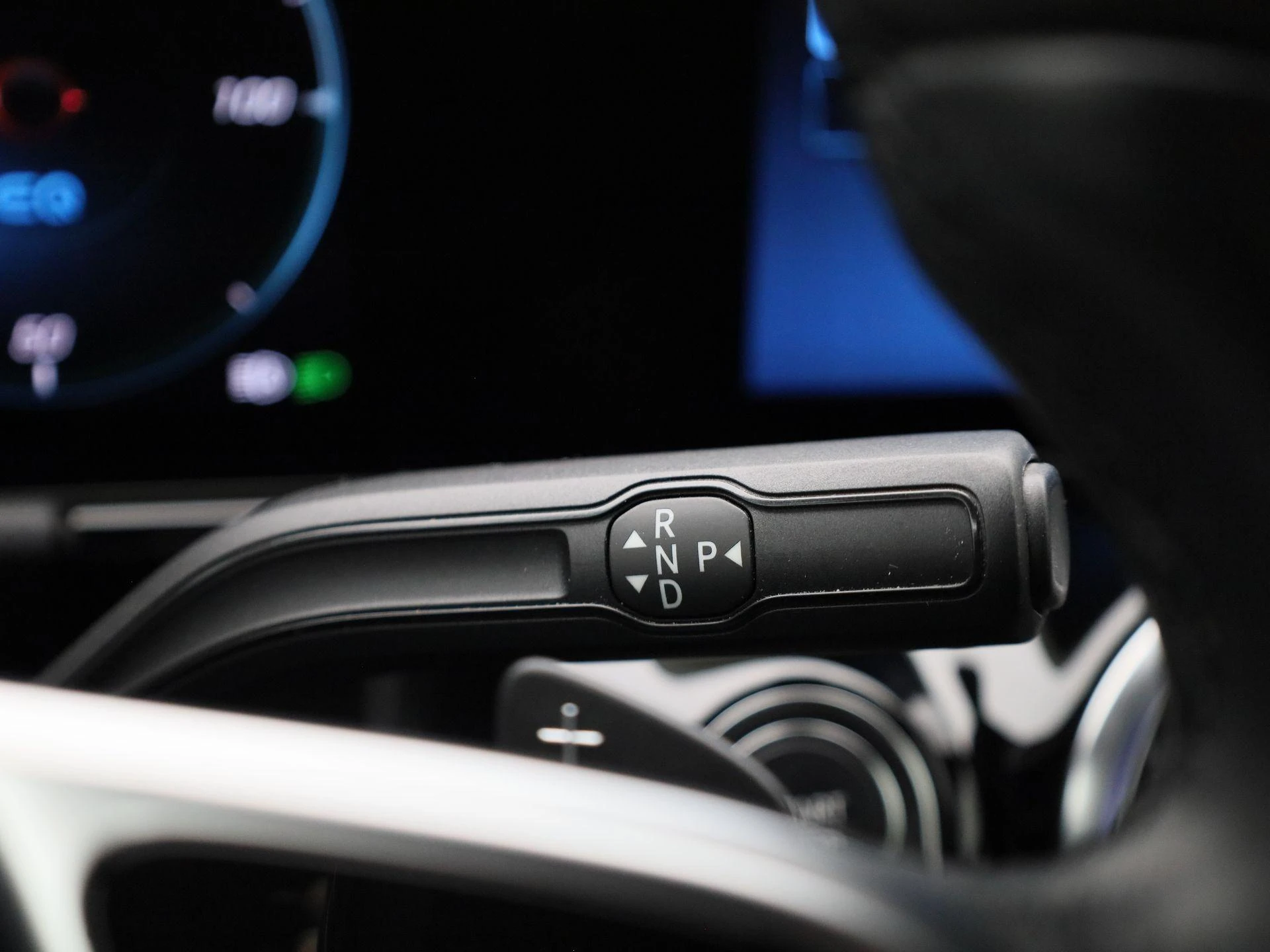 Mercedes-Benz-EQA-image-28