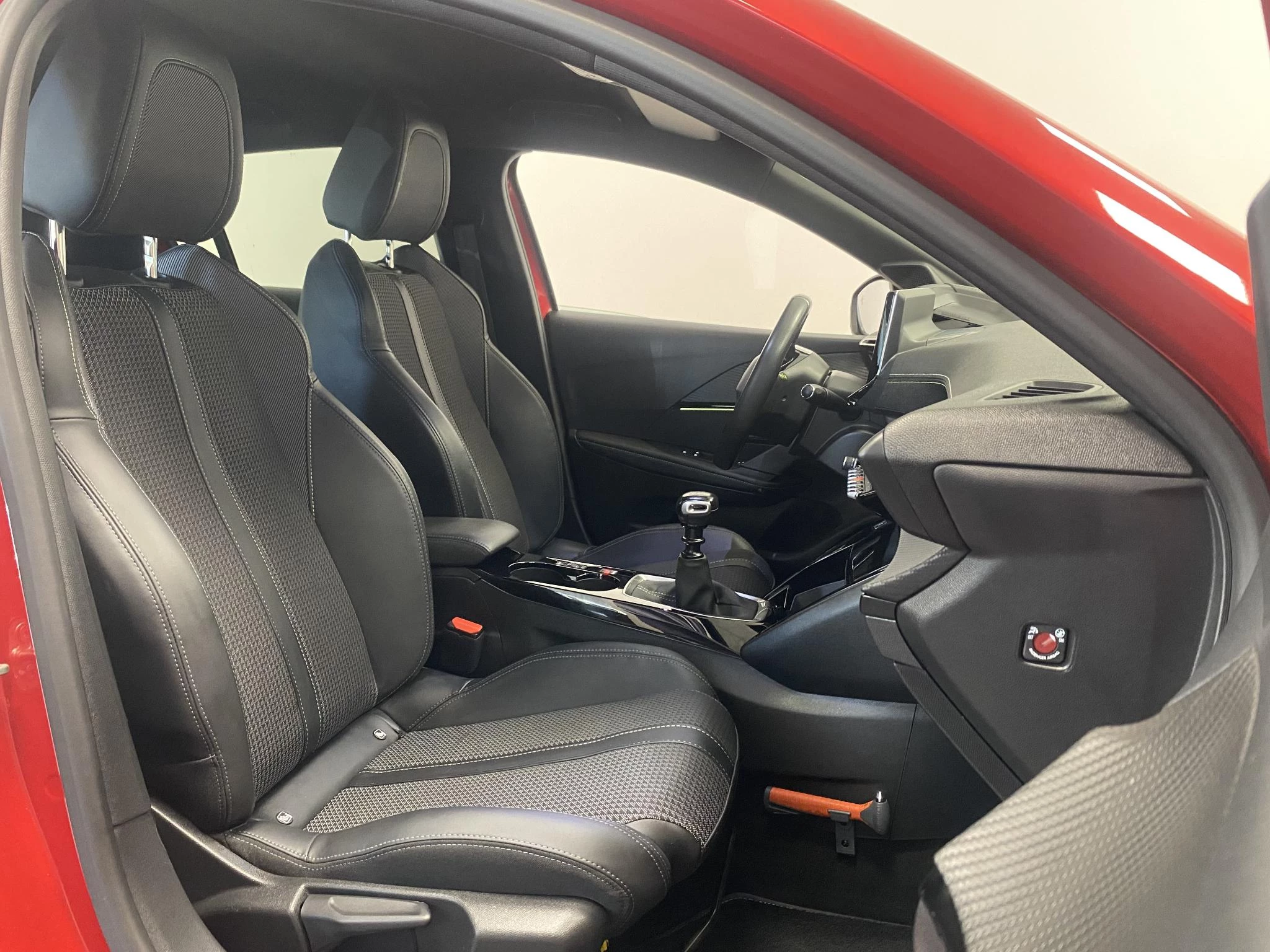 Peugeot-208-image-15